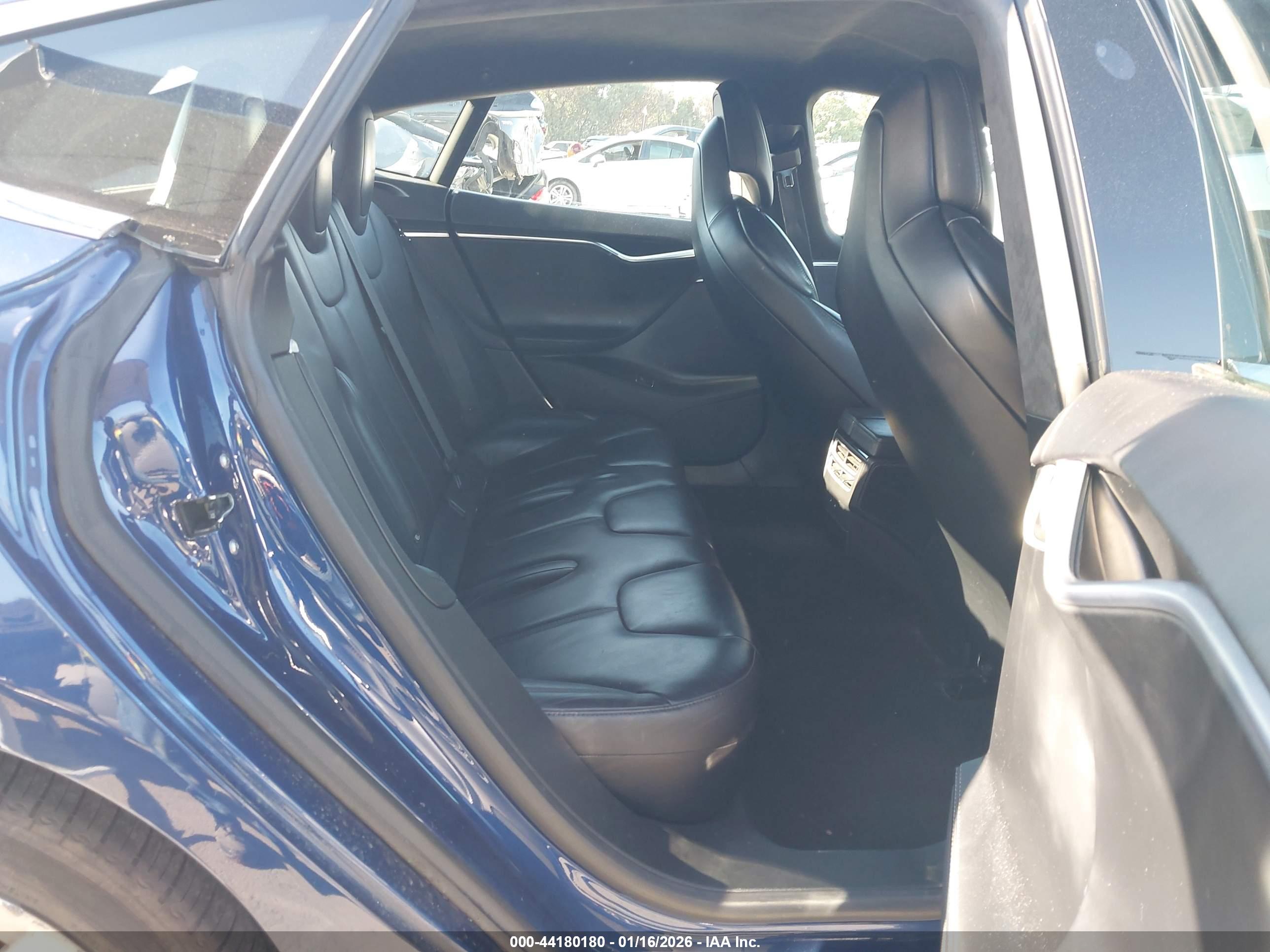TESLA MODEL image 8