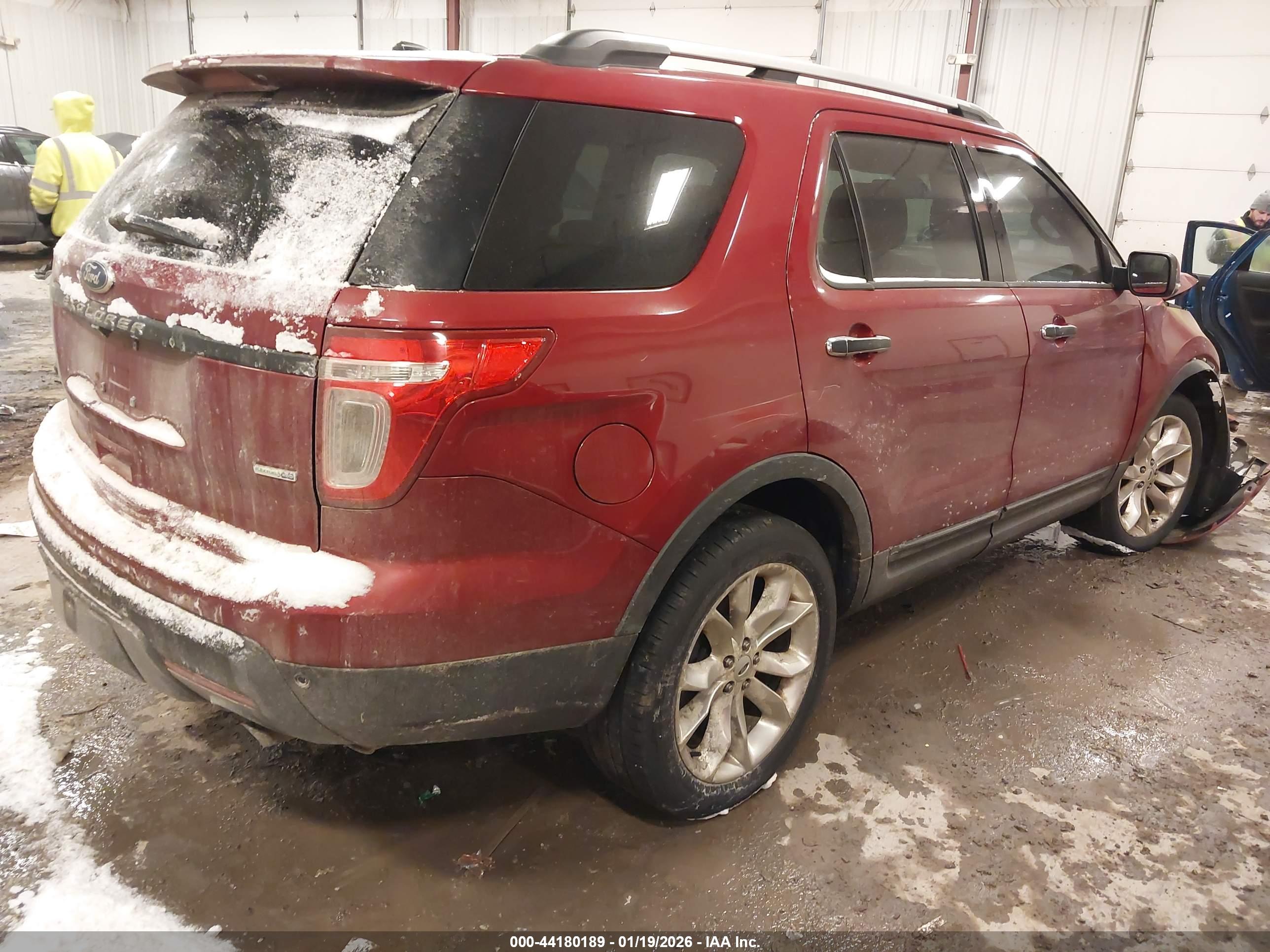 FORD EXPLORER image 4