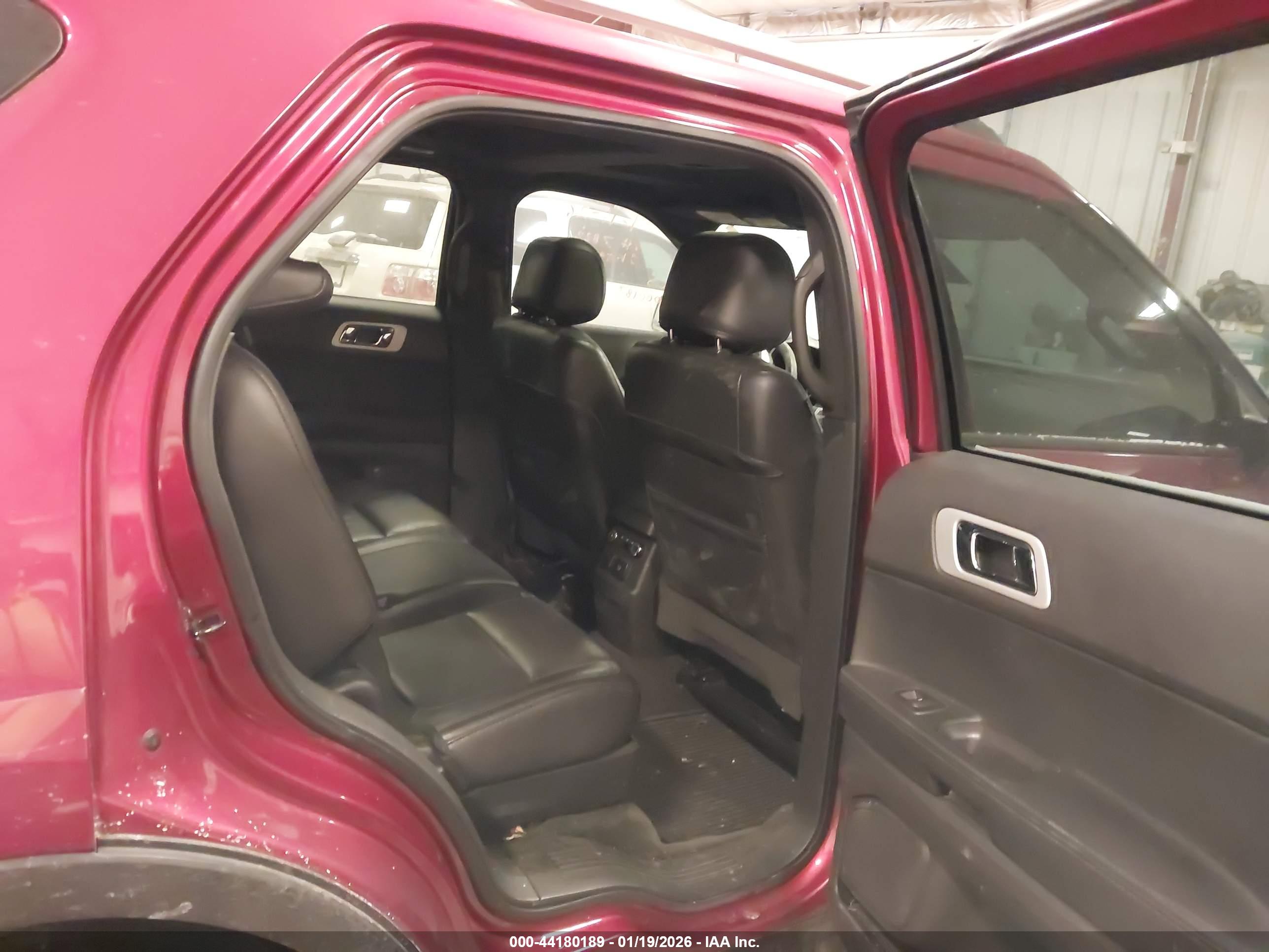 FORD EXPLORER image 8