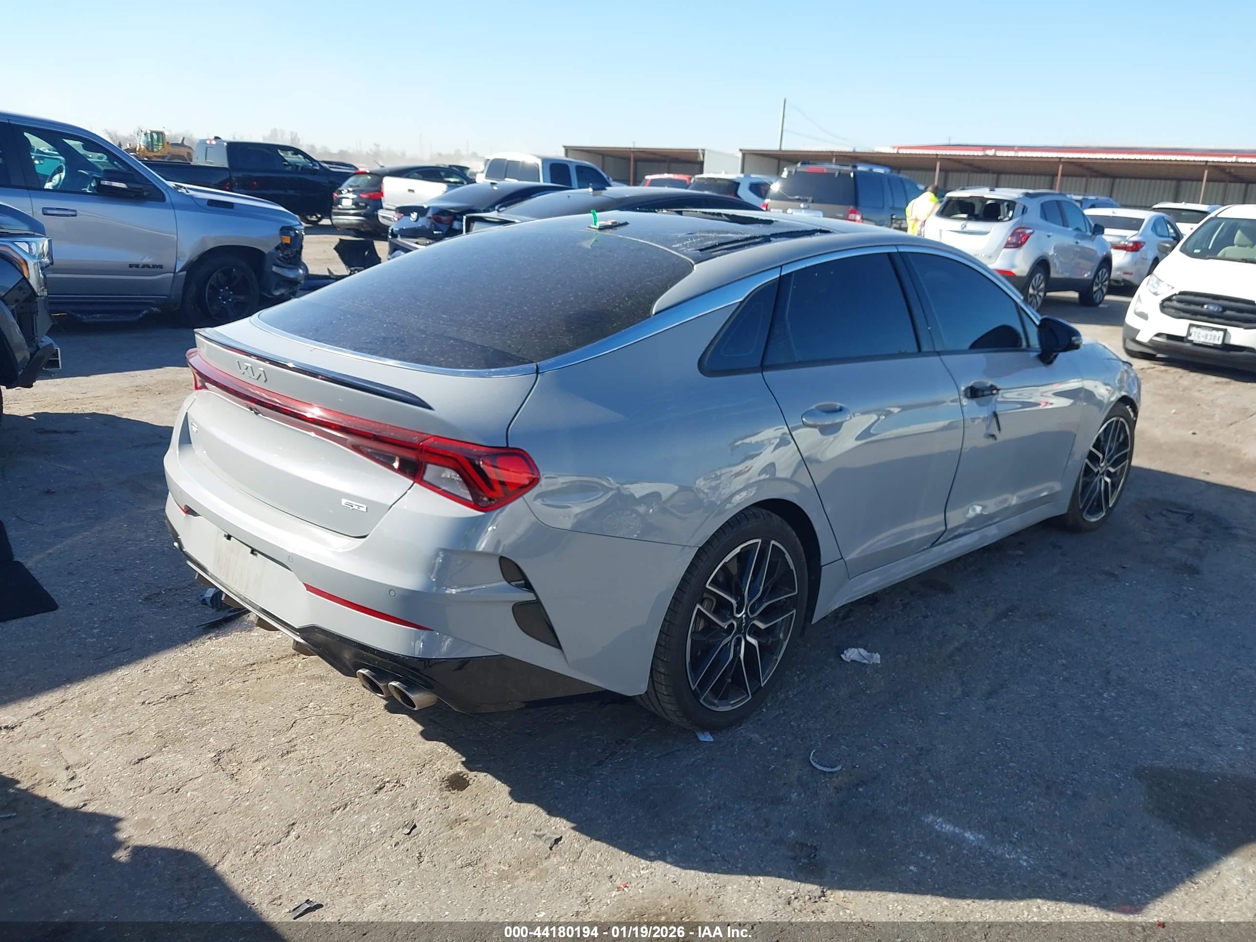 KIA K5 image 4