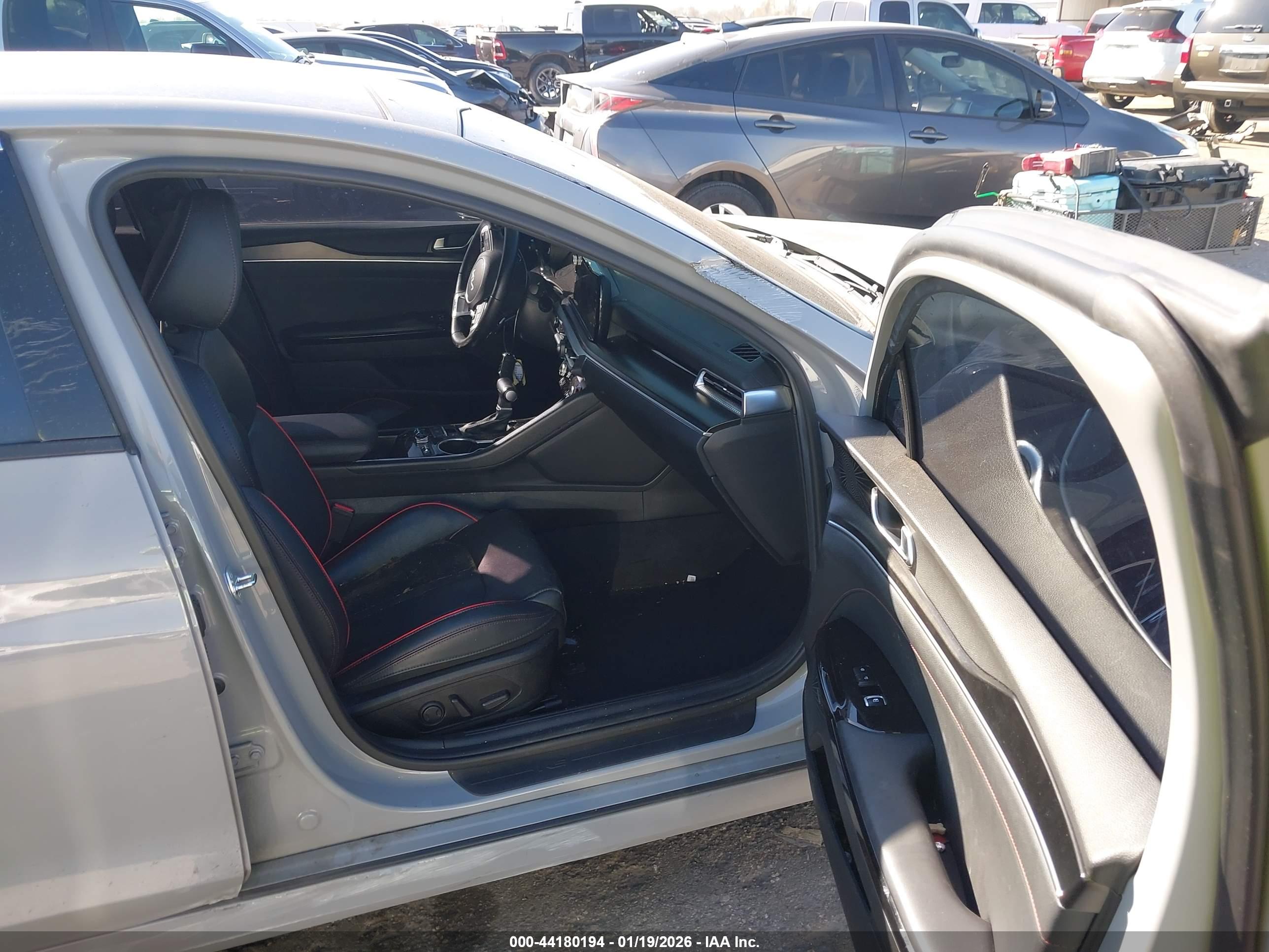 KIA K5 image 5