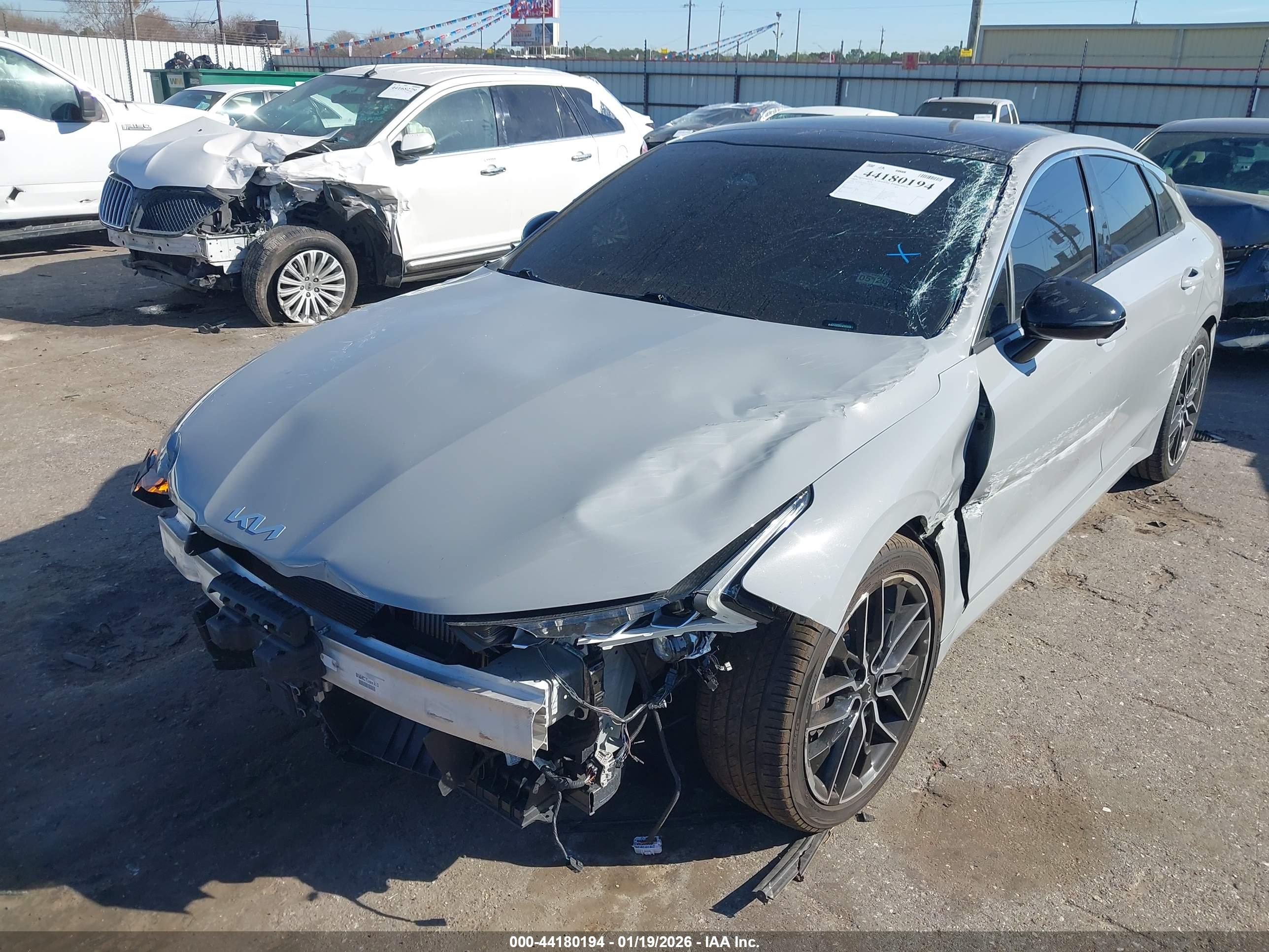 KIA K5 image 6