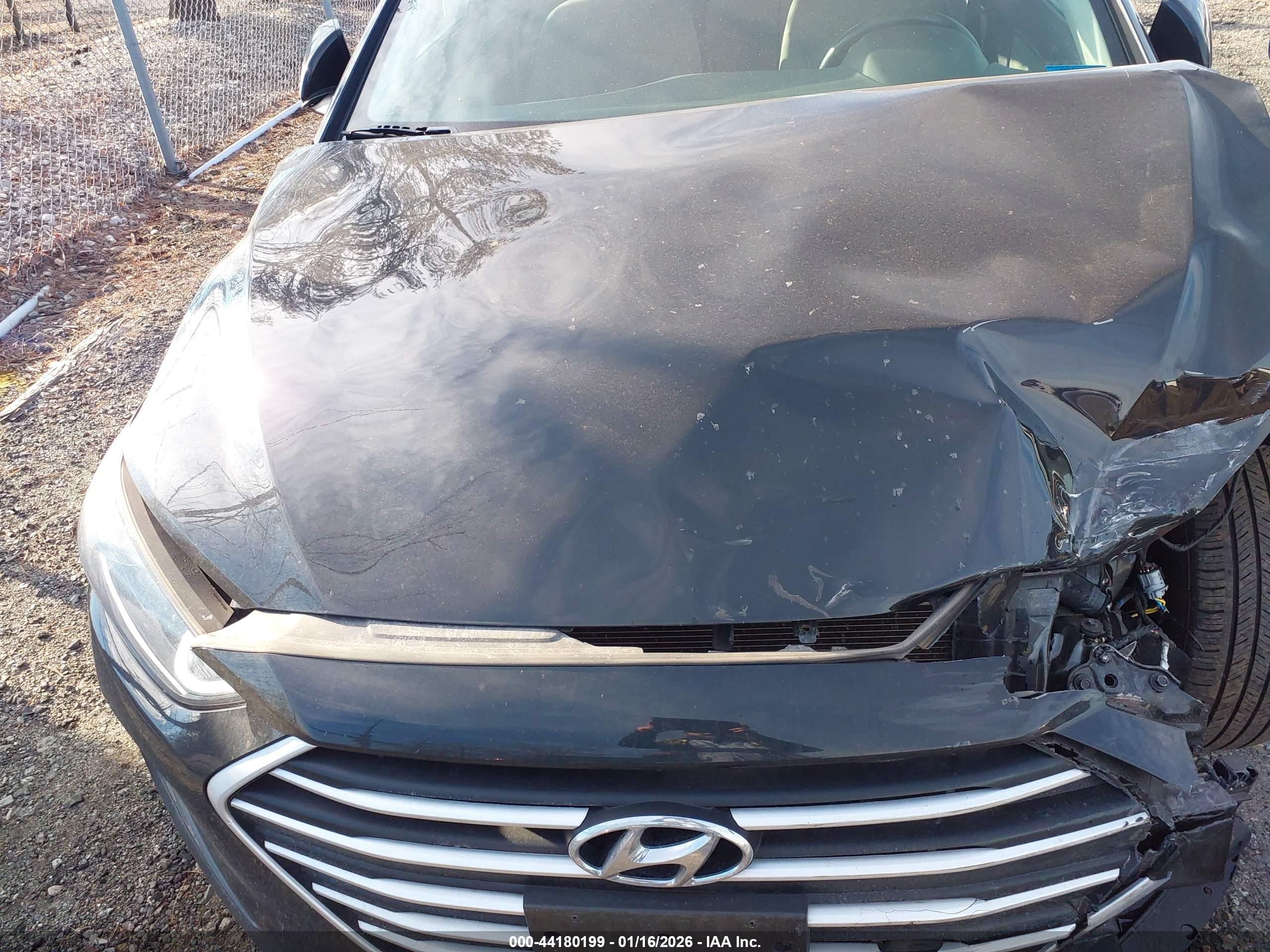 HYUNDAI ELANTRA image 10