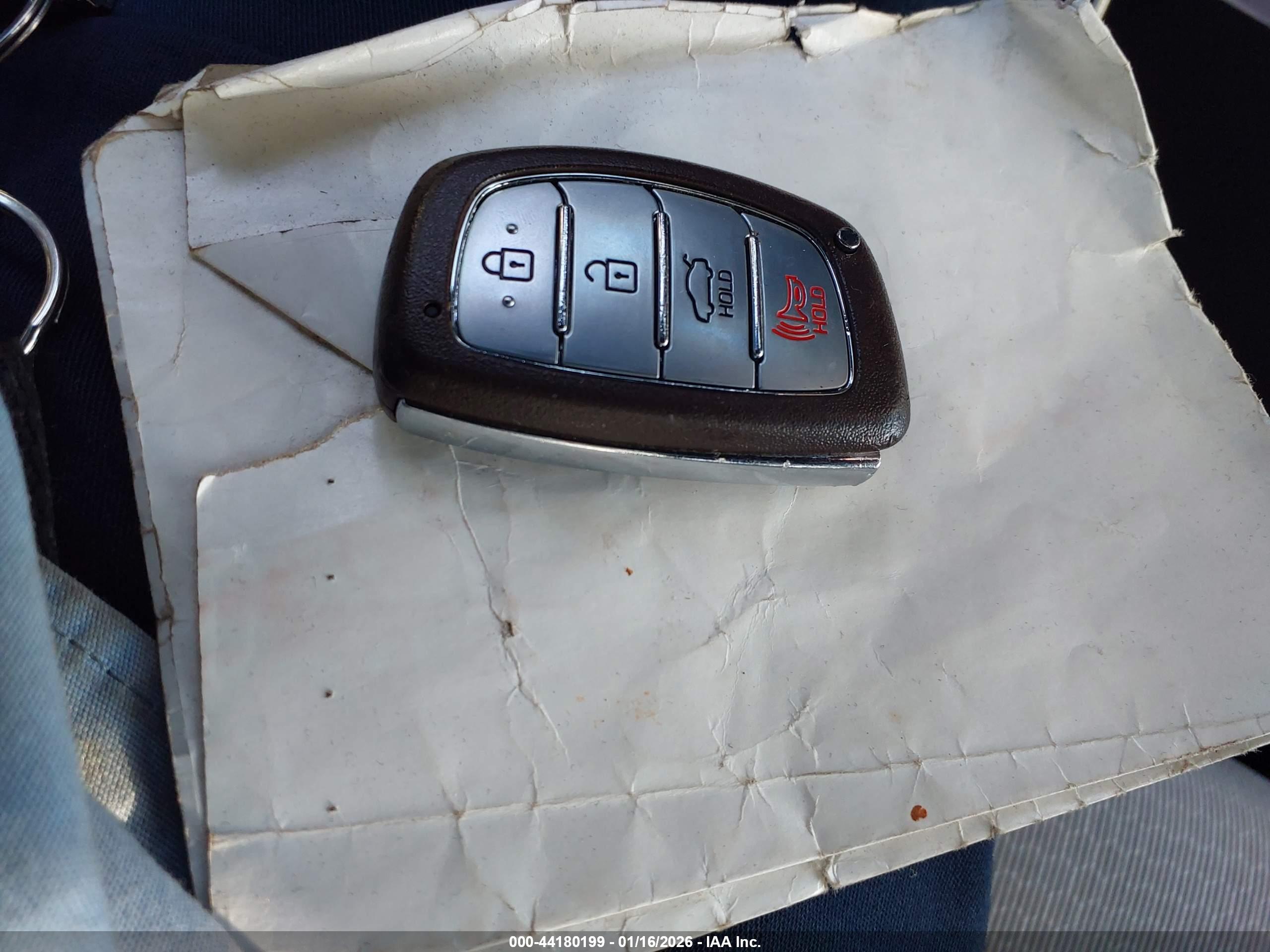 HYUNDAI ELANTRA image 11