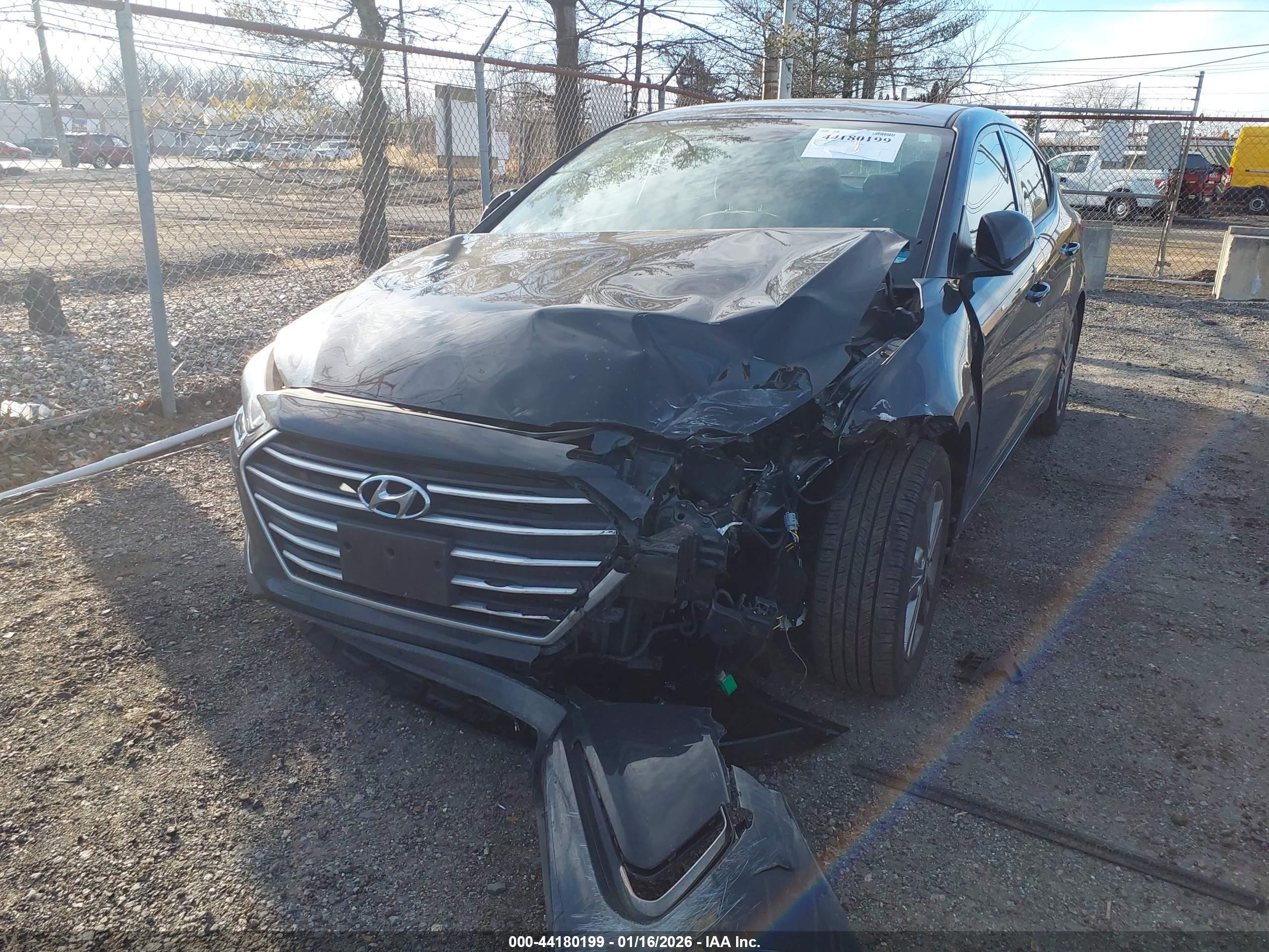 HYUNDAI ELANTRA image 6
