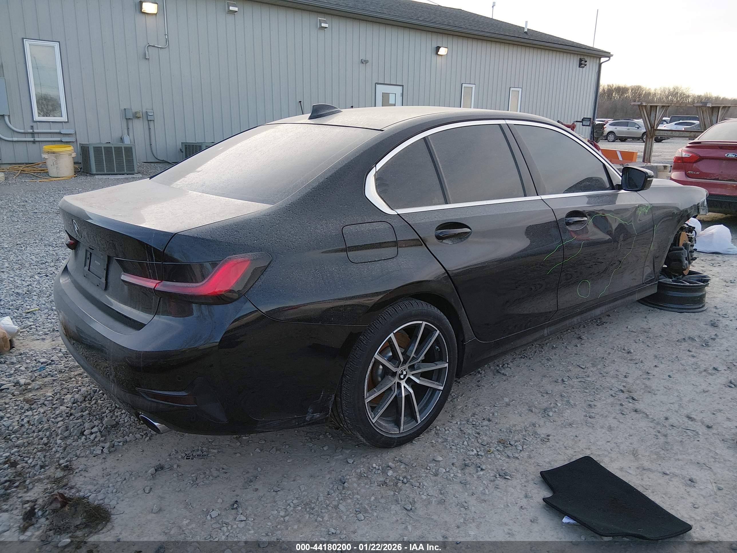 BMW 330I image 4