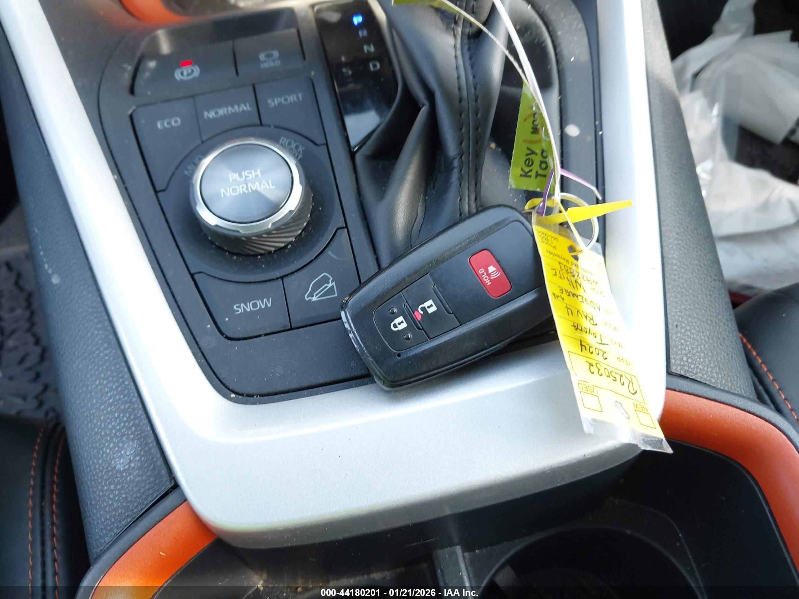 TOYOTA RAV4 image 11