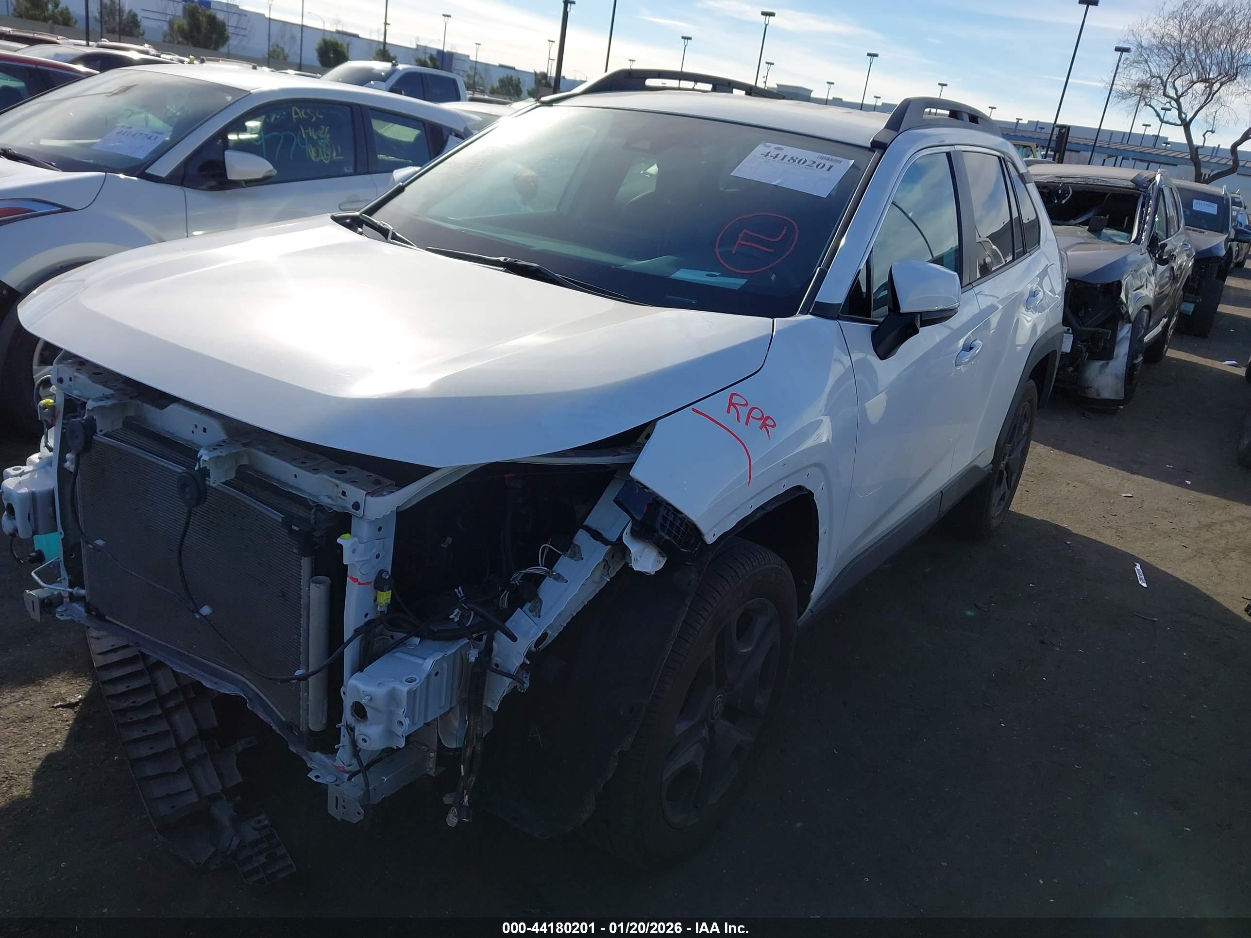 TOYOTA RAV4 image 2
