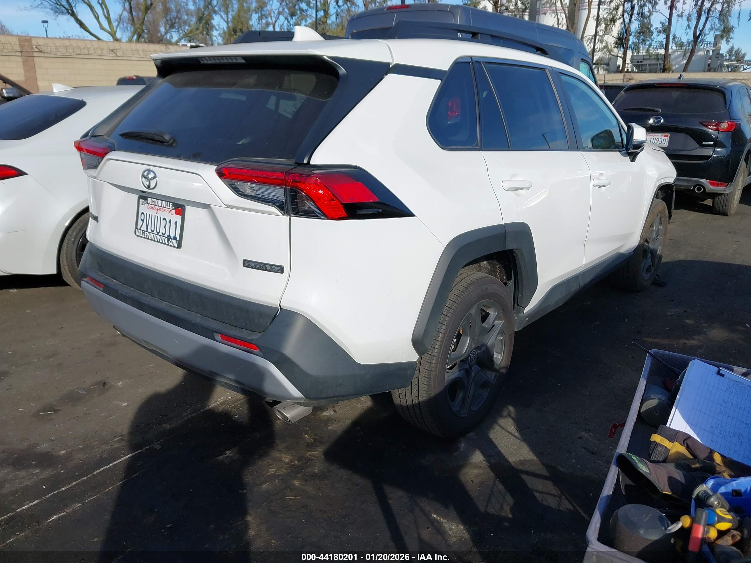 TOYOTA RAV4 image 4