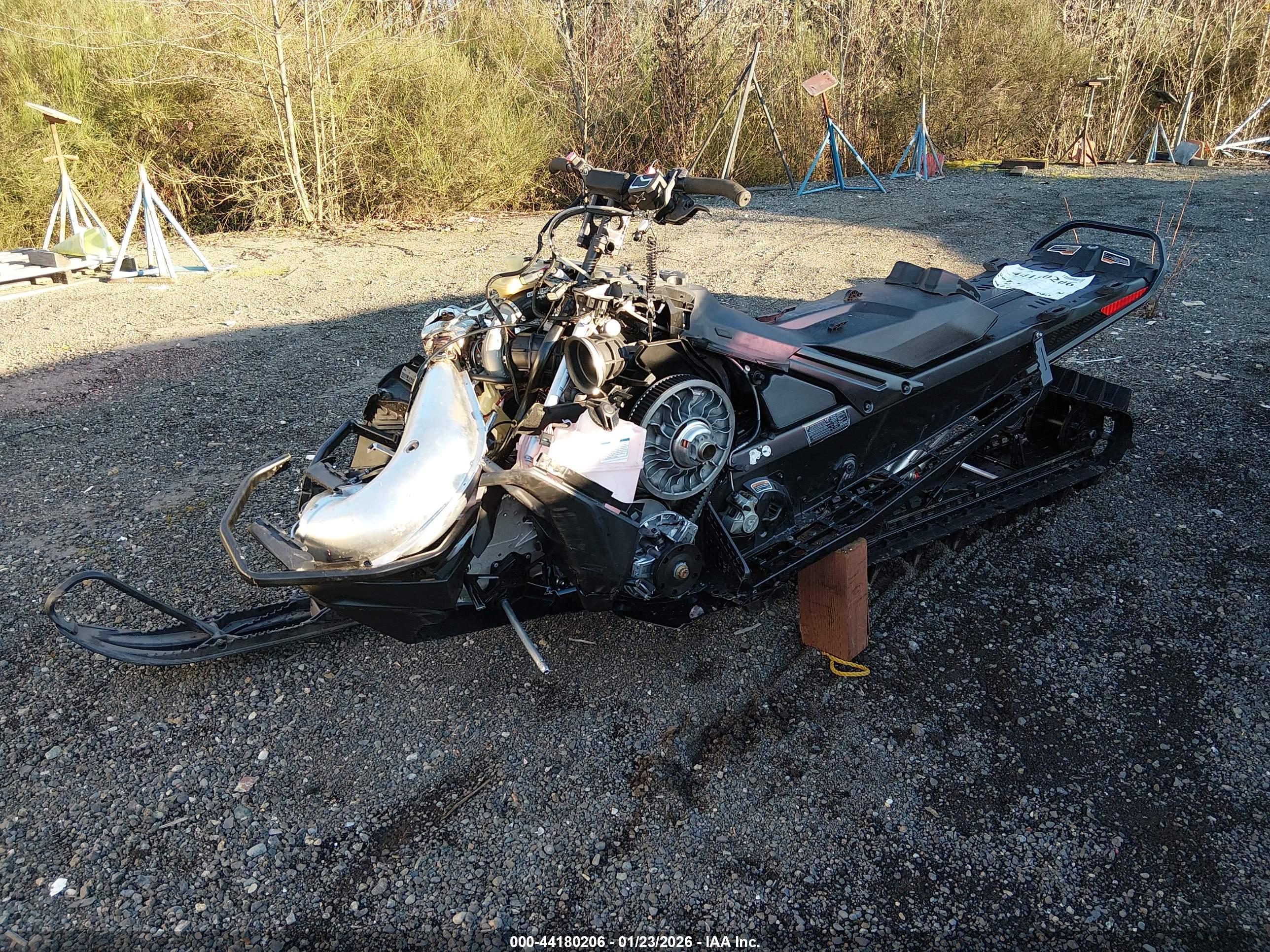 SKI-DOO SUMMIT image 2