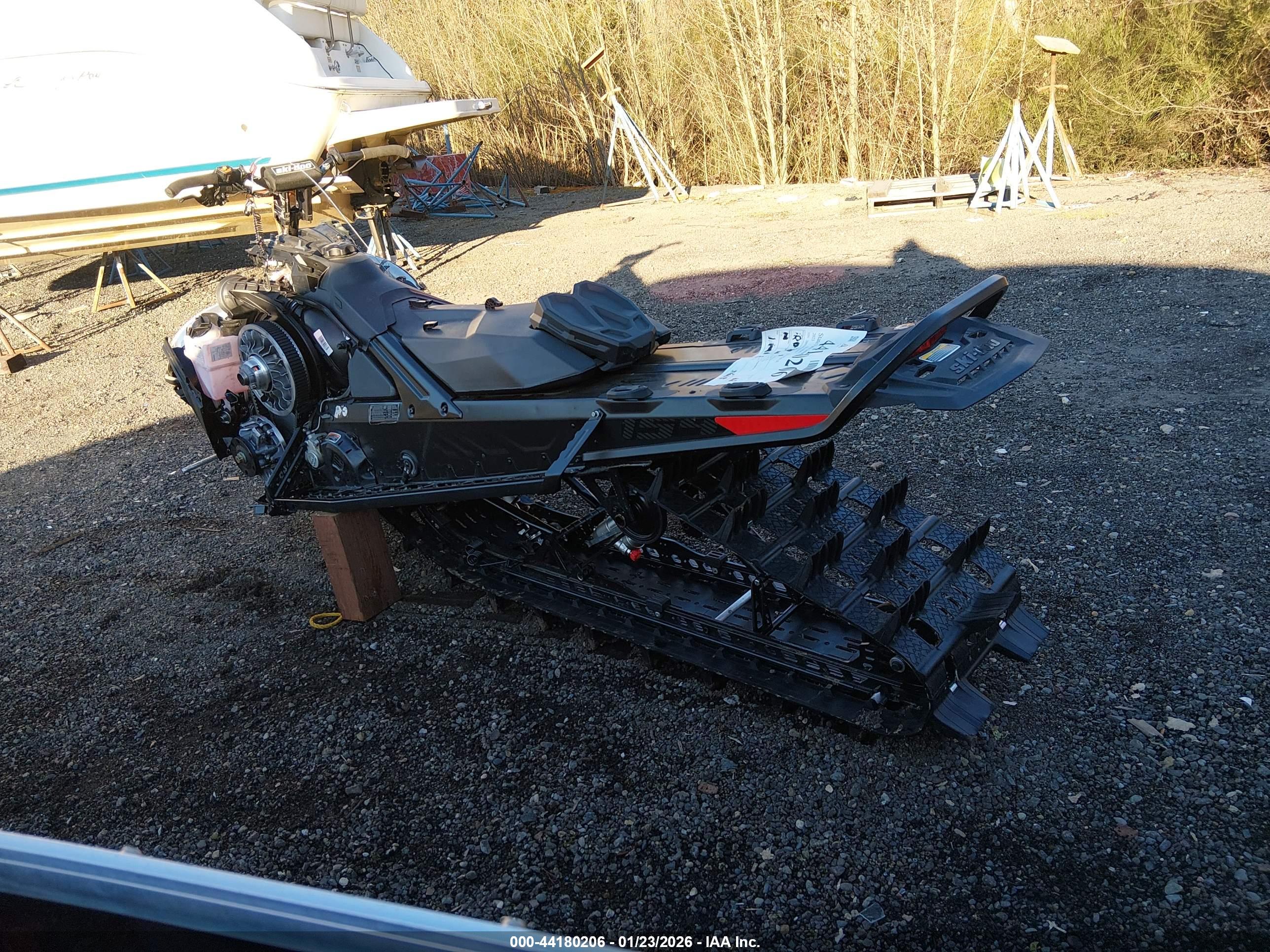 SKI-DOO SUMMIT image 3