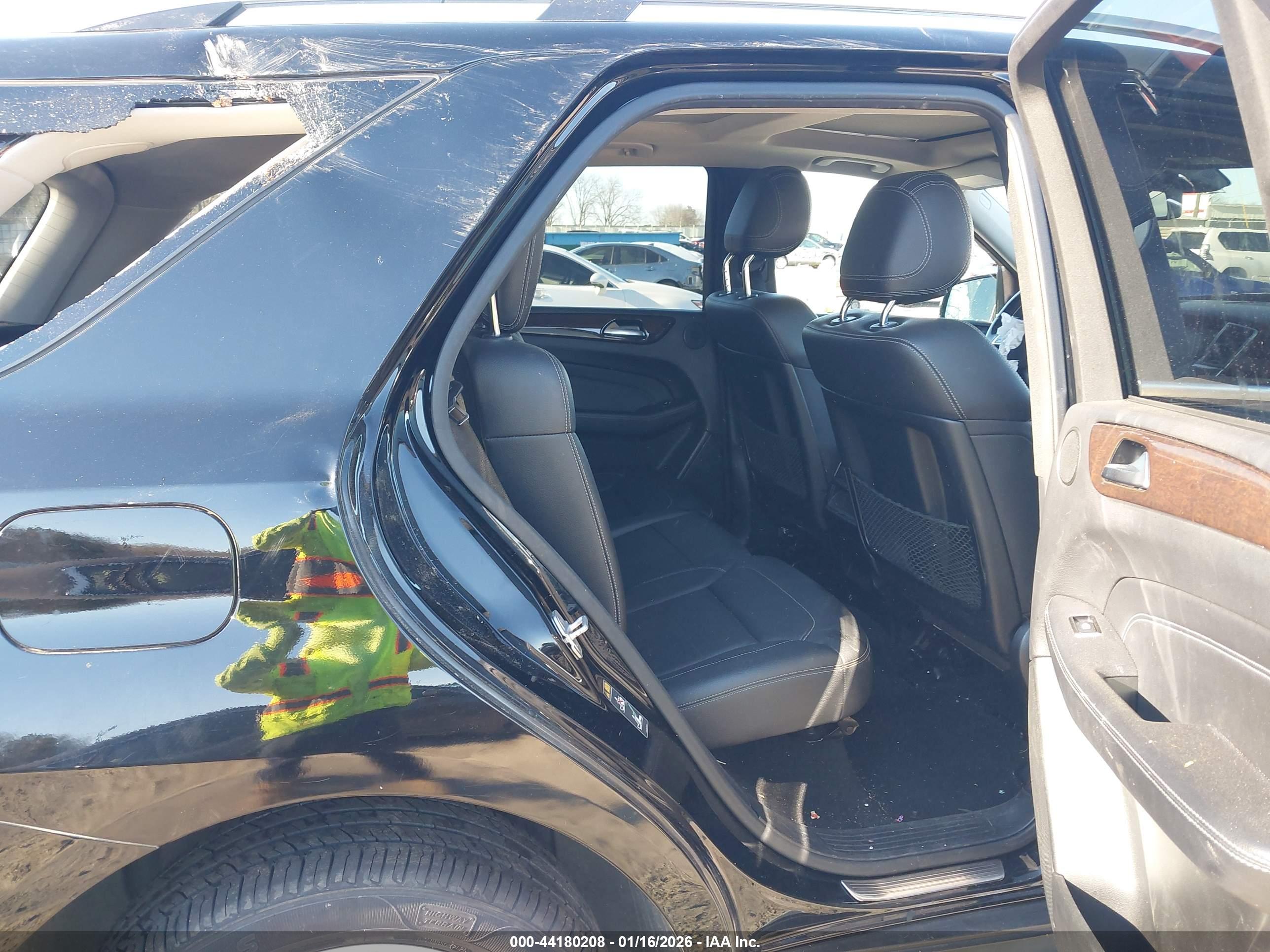 MERCEDES-BENZ ML image 8