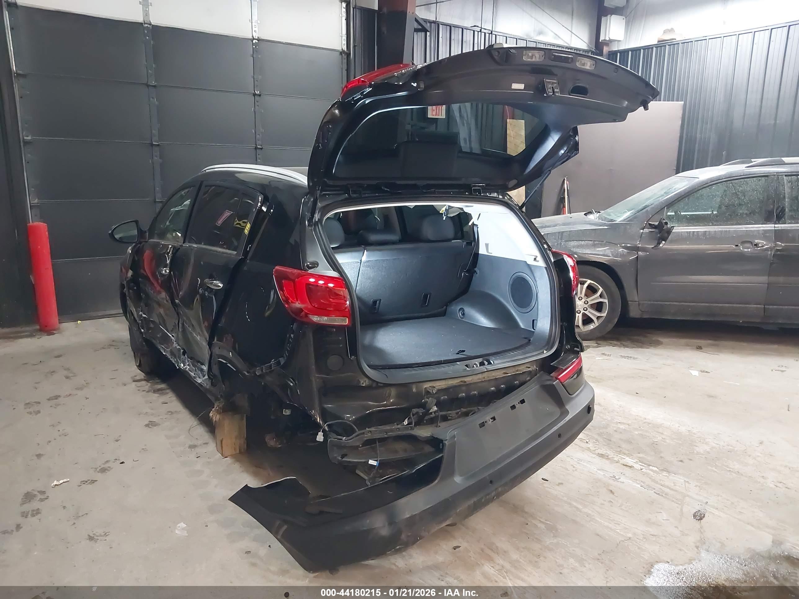 KIA SPORTAGE image 3