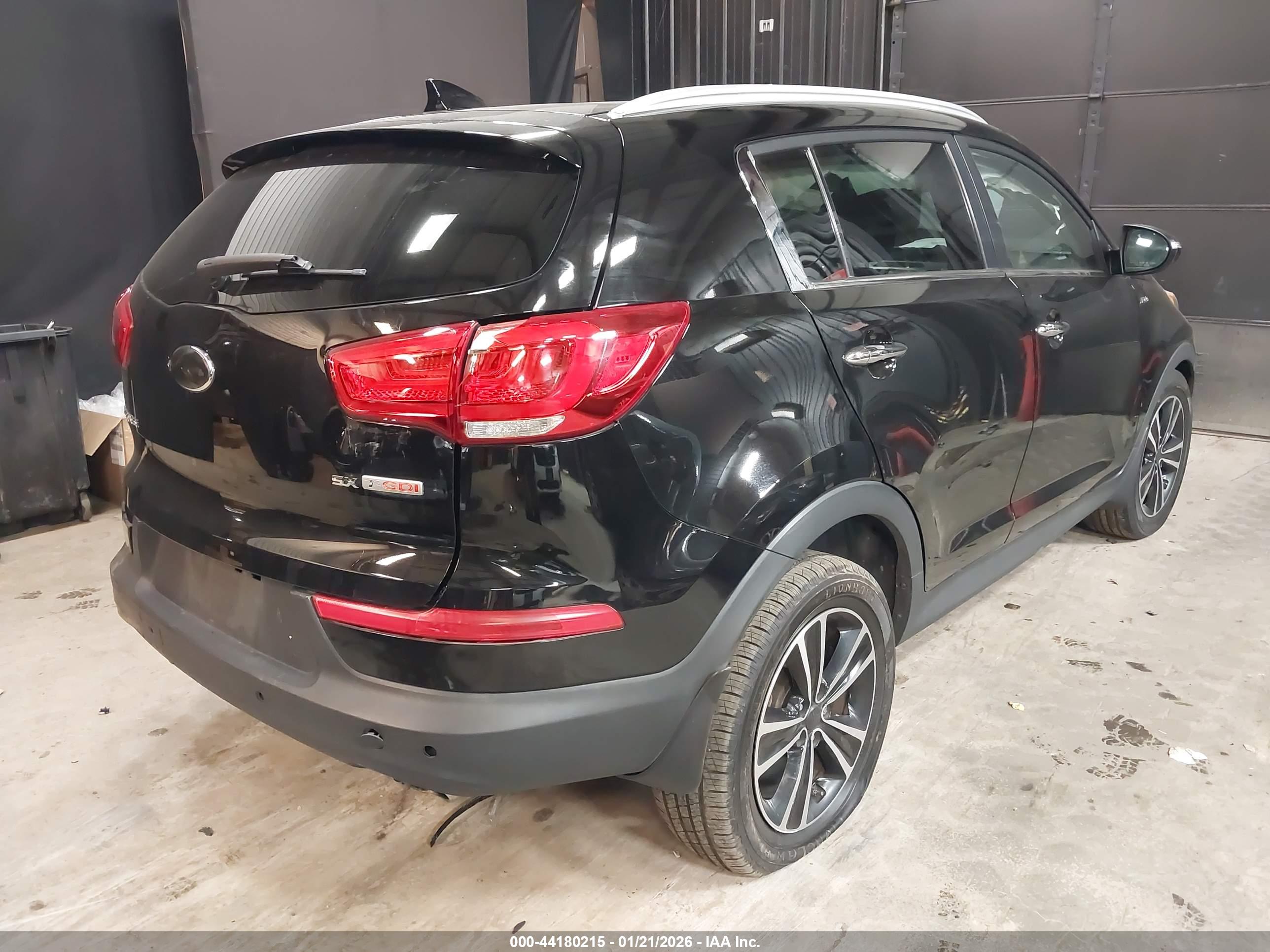 KIA SPORTAGE image 4