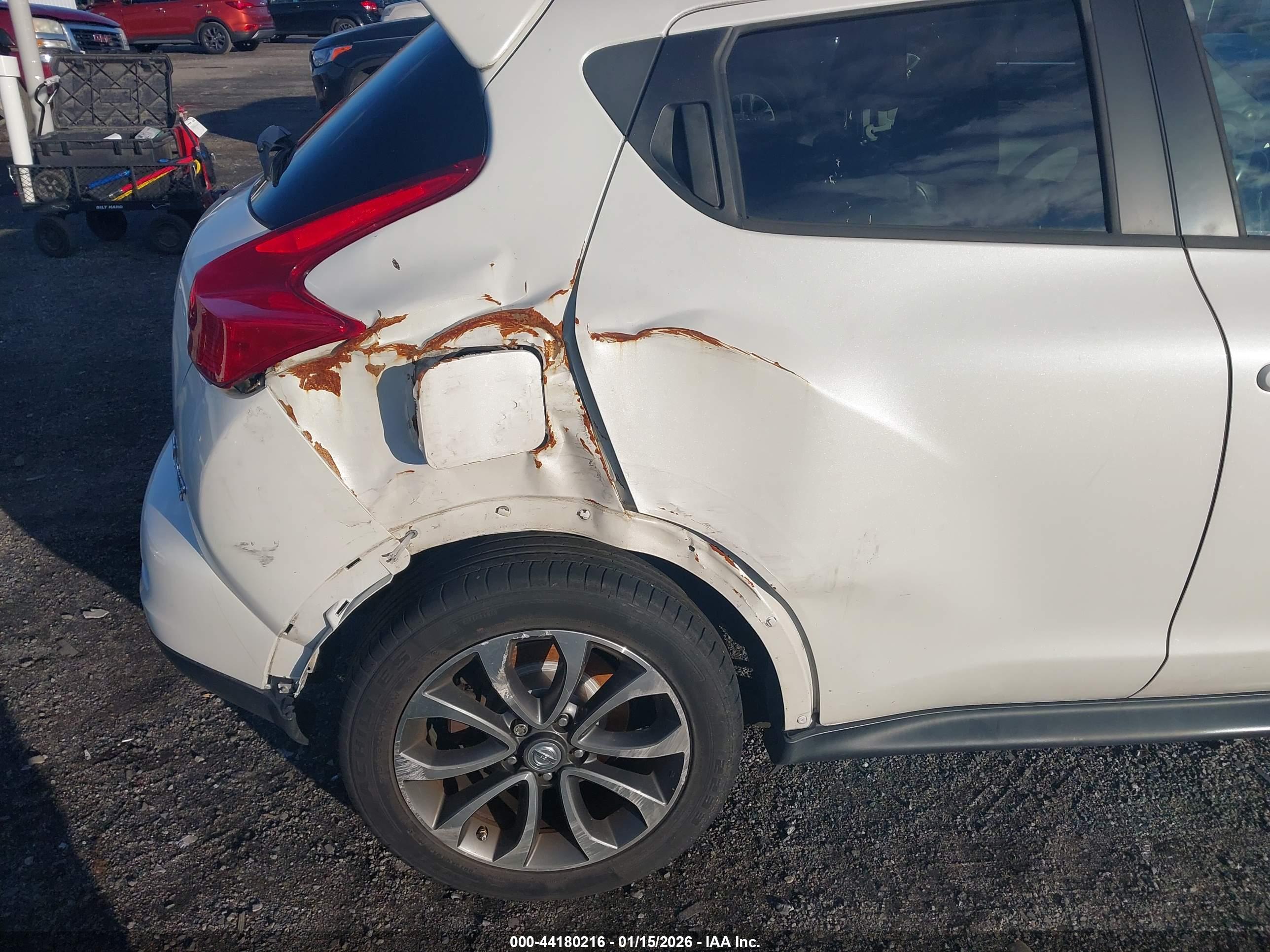 NISSAN JUKE image 6