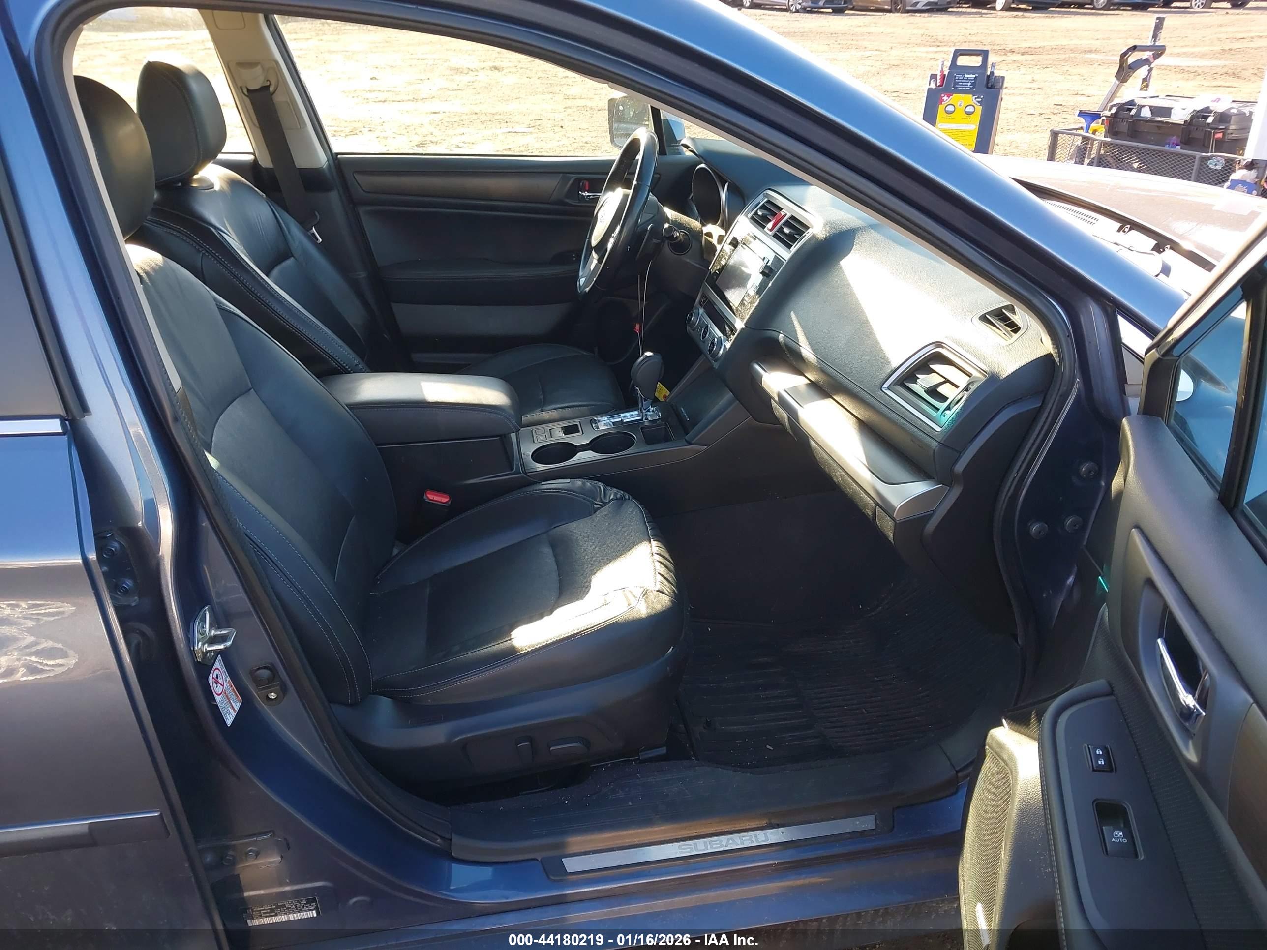 SUBARU LEGACY image 5
