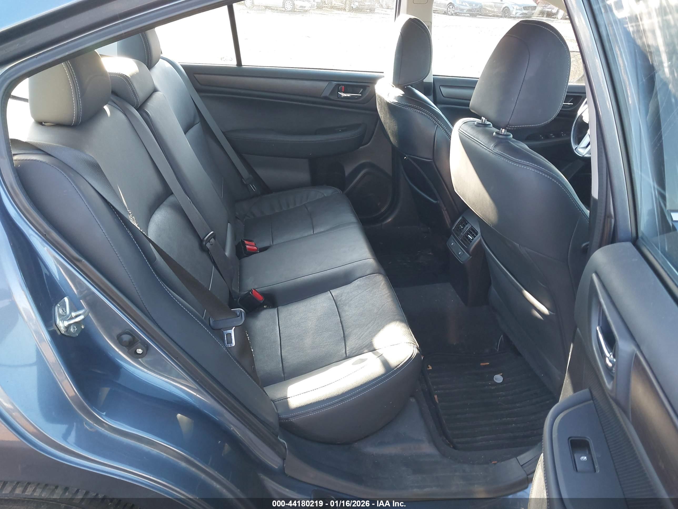 SUBARU LEGACY image 8