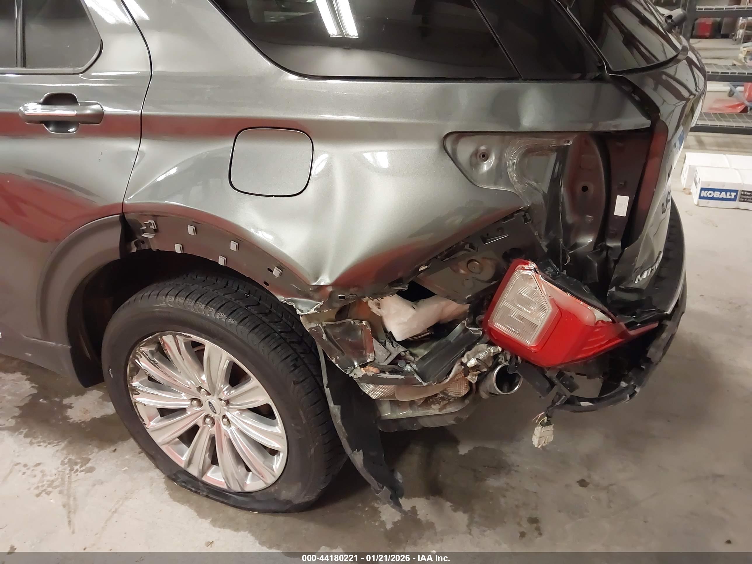 FORD EXPLORER image 6