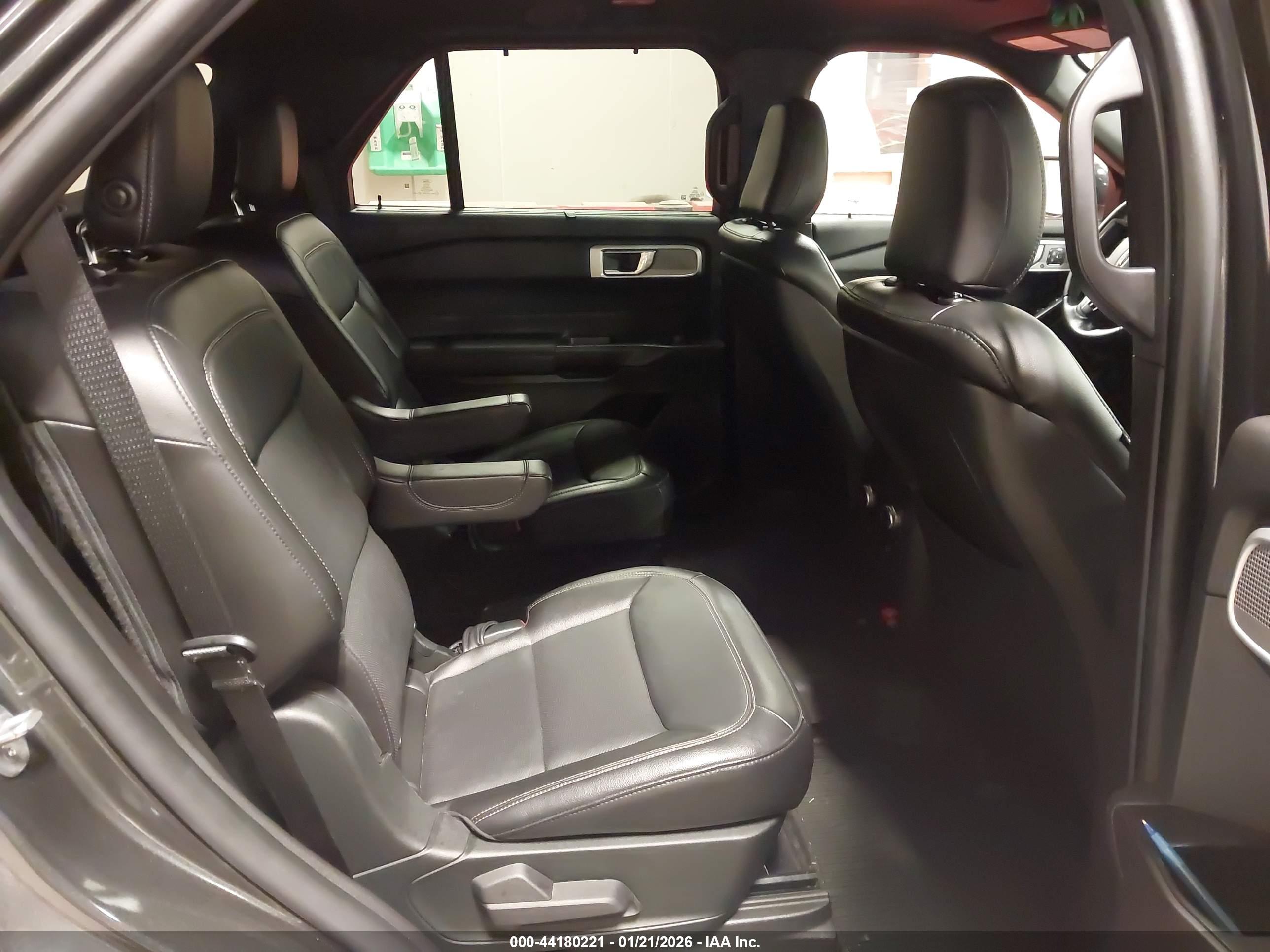 FORD EXPLORER image 8
