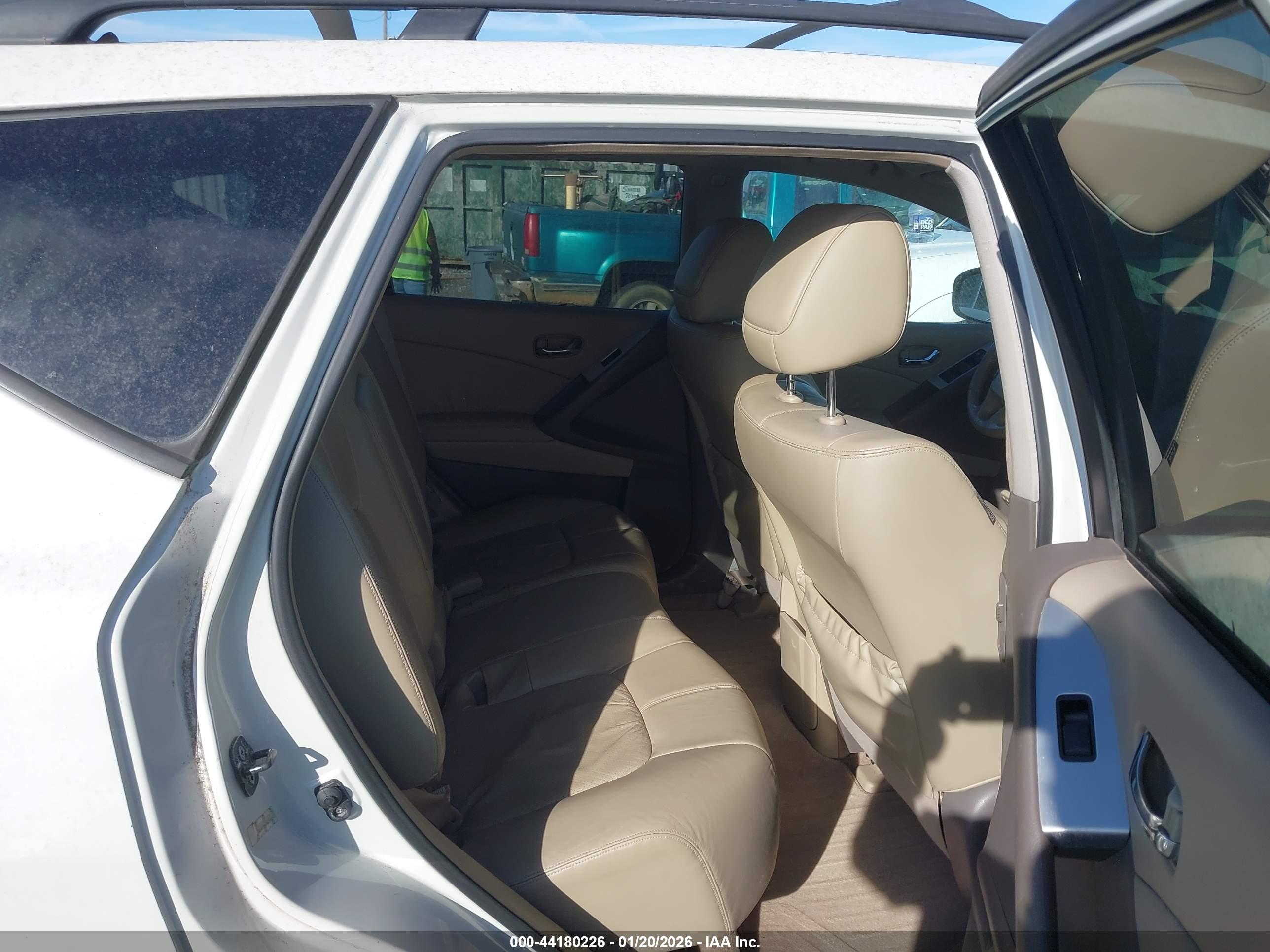 NISSAN MURANO image 8
