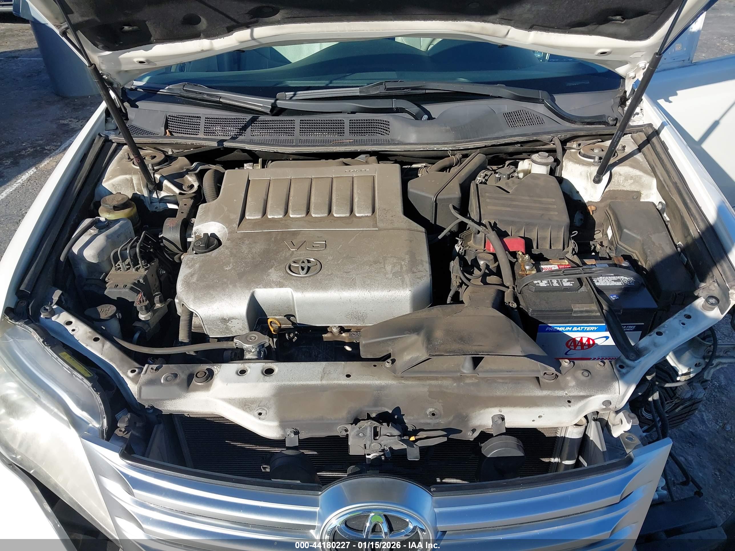 TOYOTA AVALON image 10