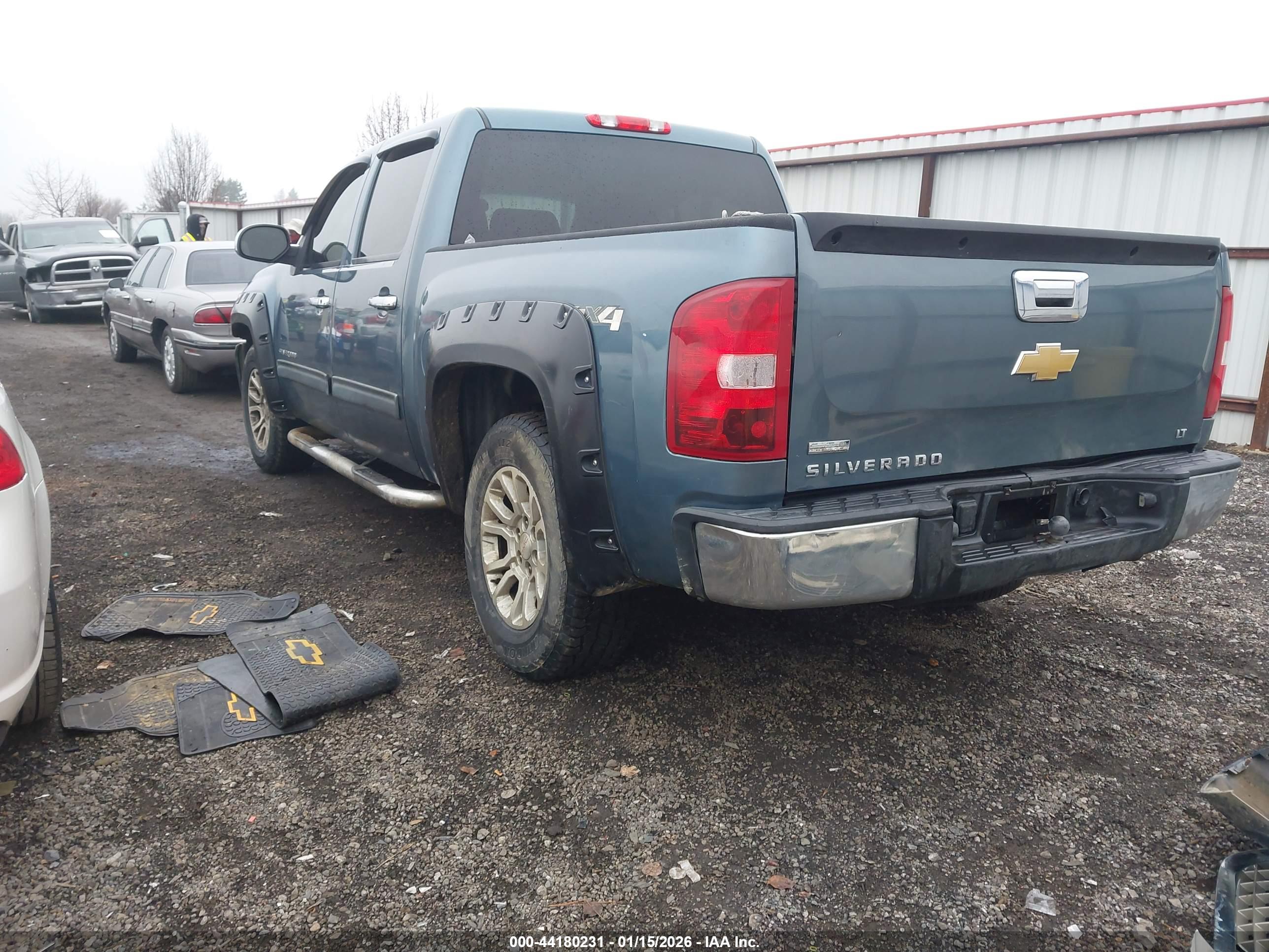 CHEVROLET SILVERADO image 3