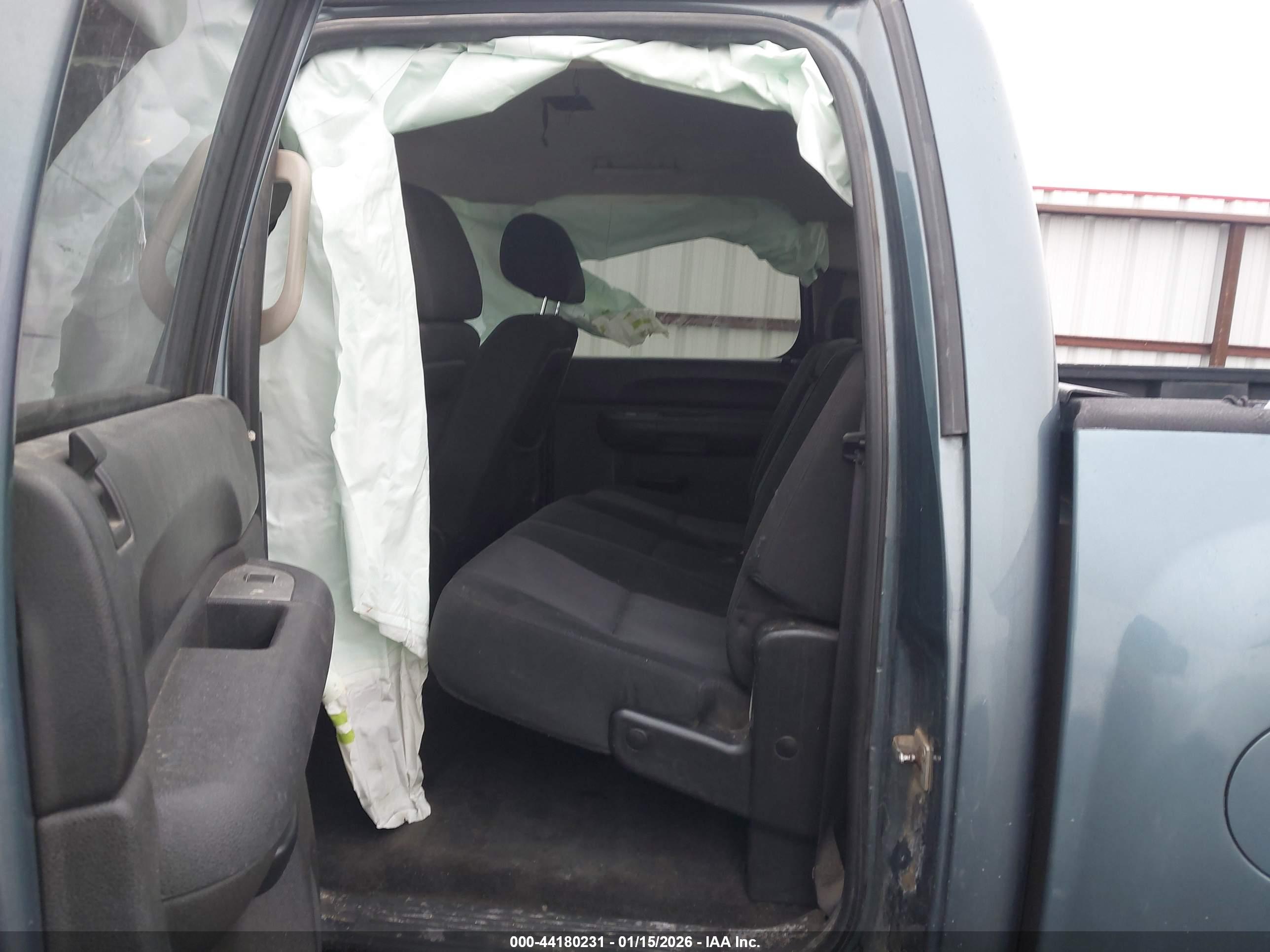 CHEVROLET SILVERADO image 8