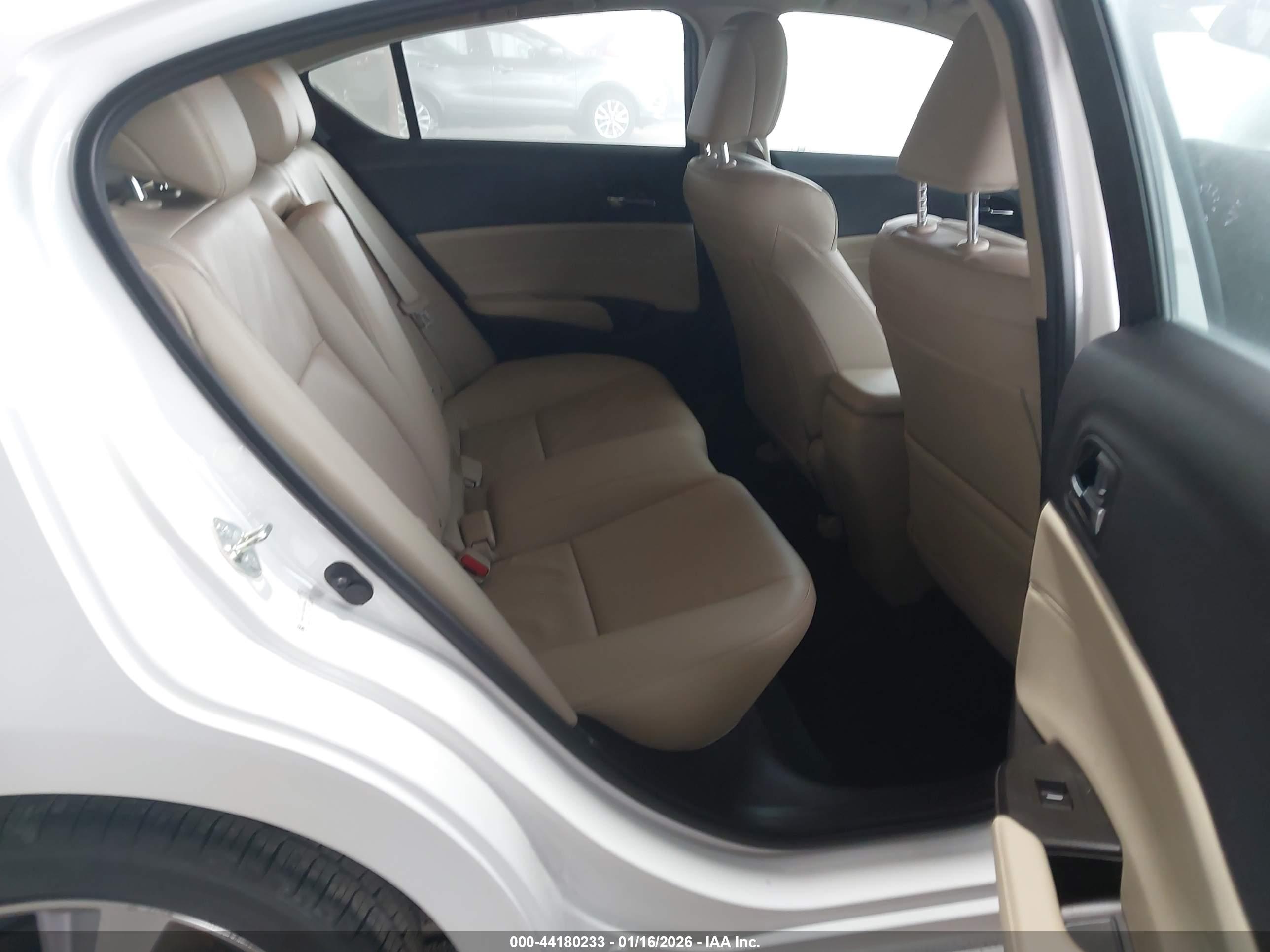 ACURA ILX image 8