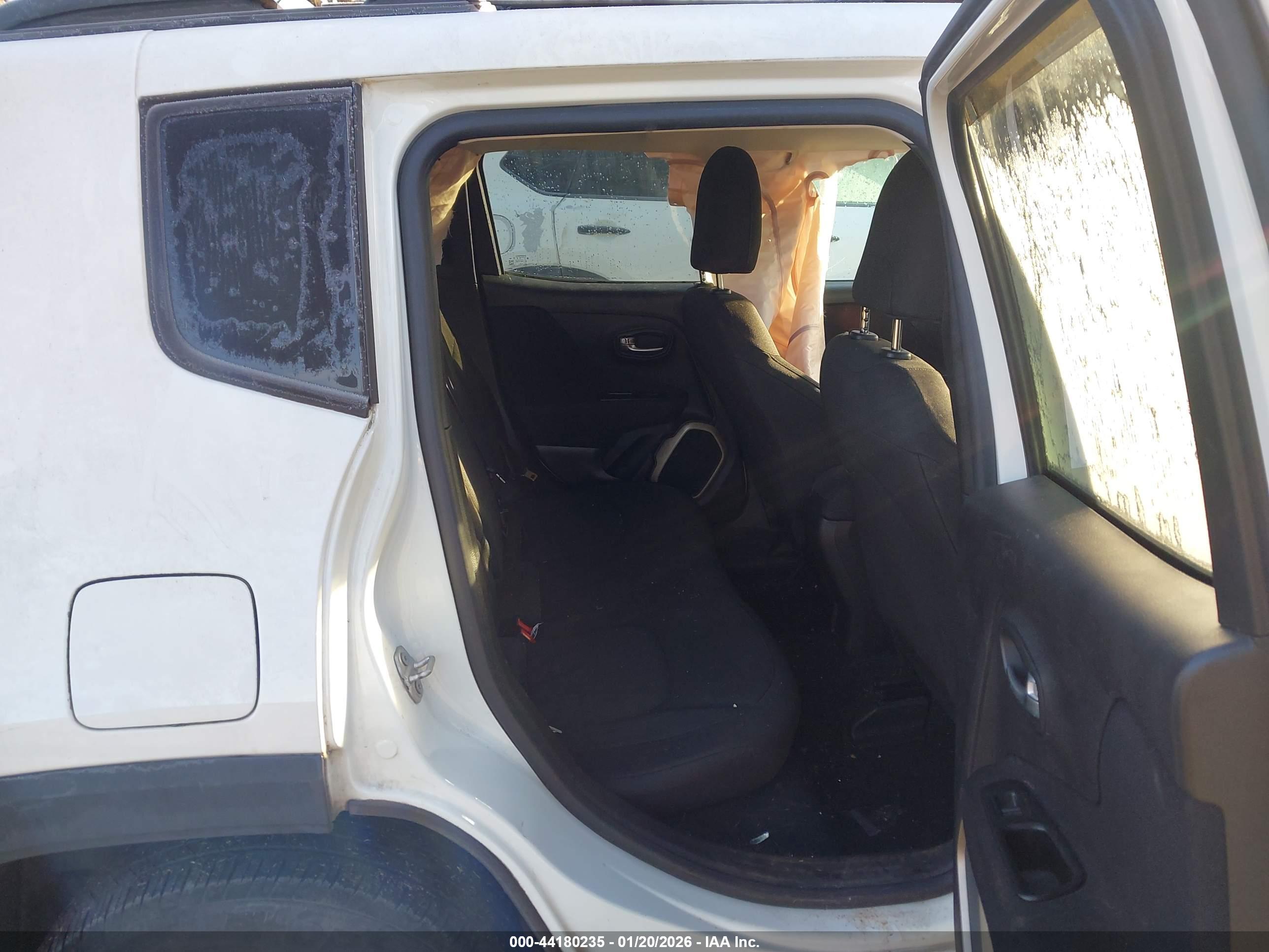 JEEP RENEGADE image 8