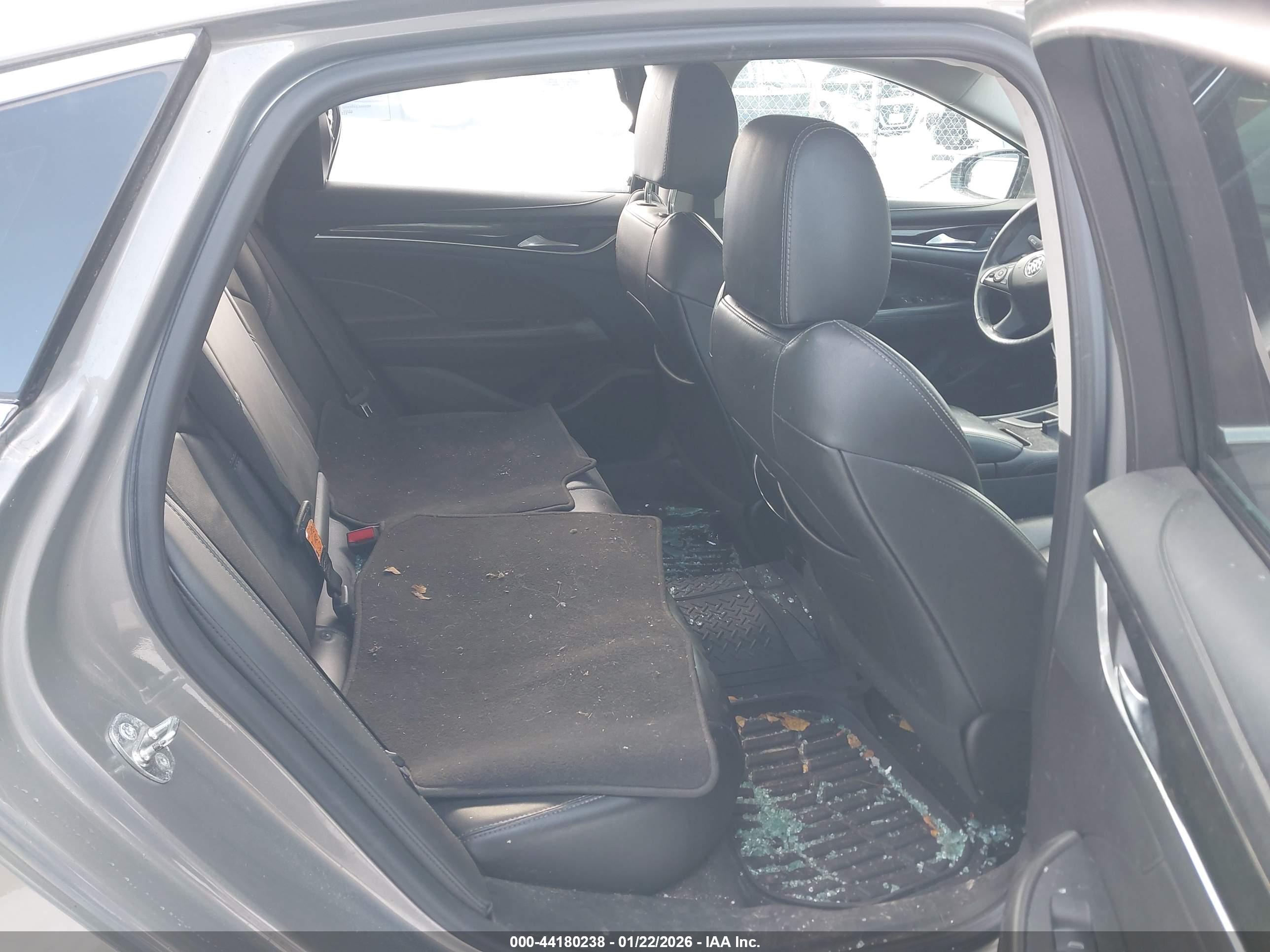 BUICK LACROSSE image 8