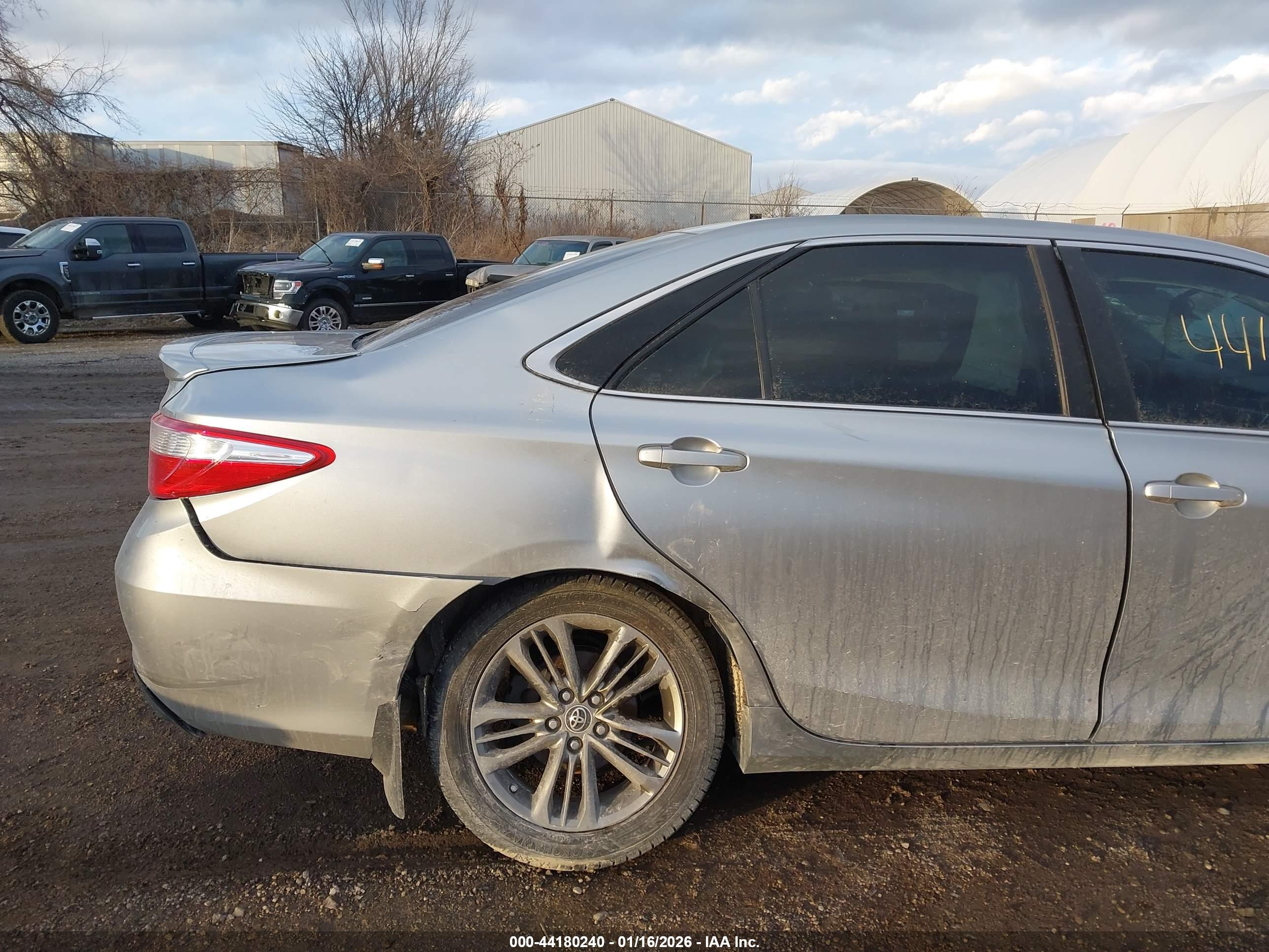 TOYOTA CAMRY image 6
