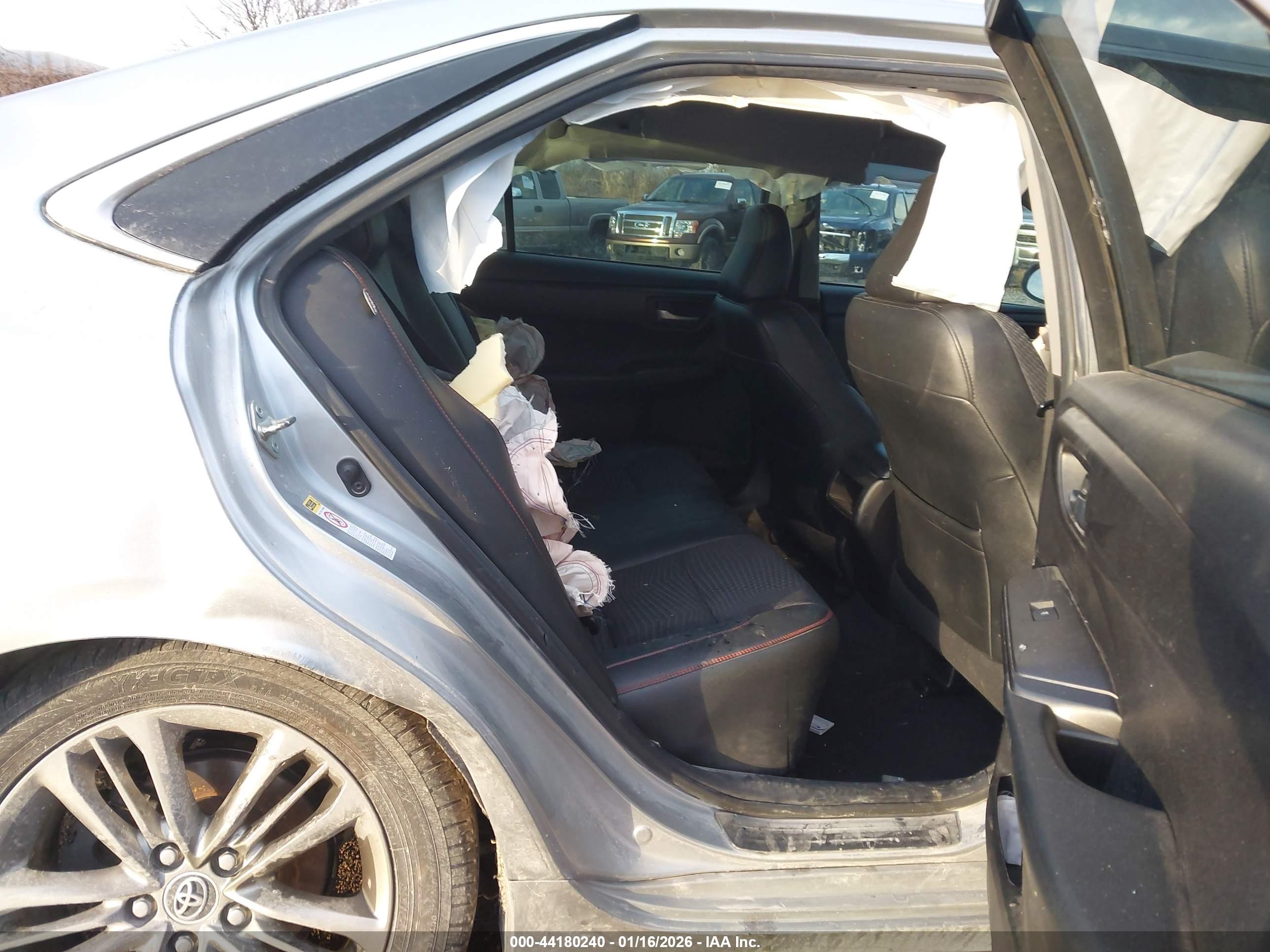 TOYOTA CAMRY image 8