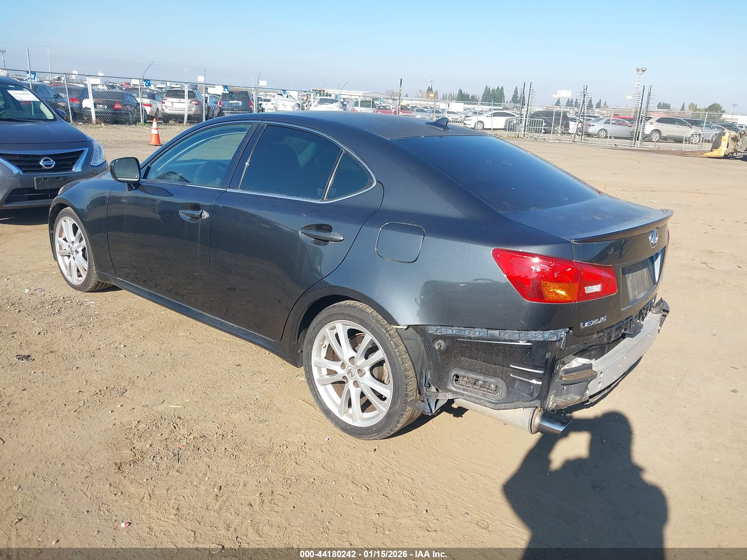 LEXUS IS image 3