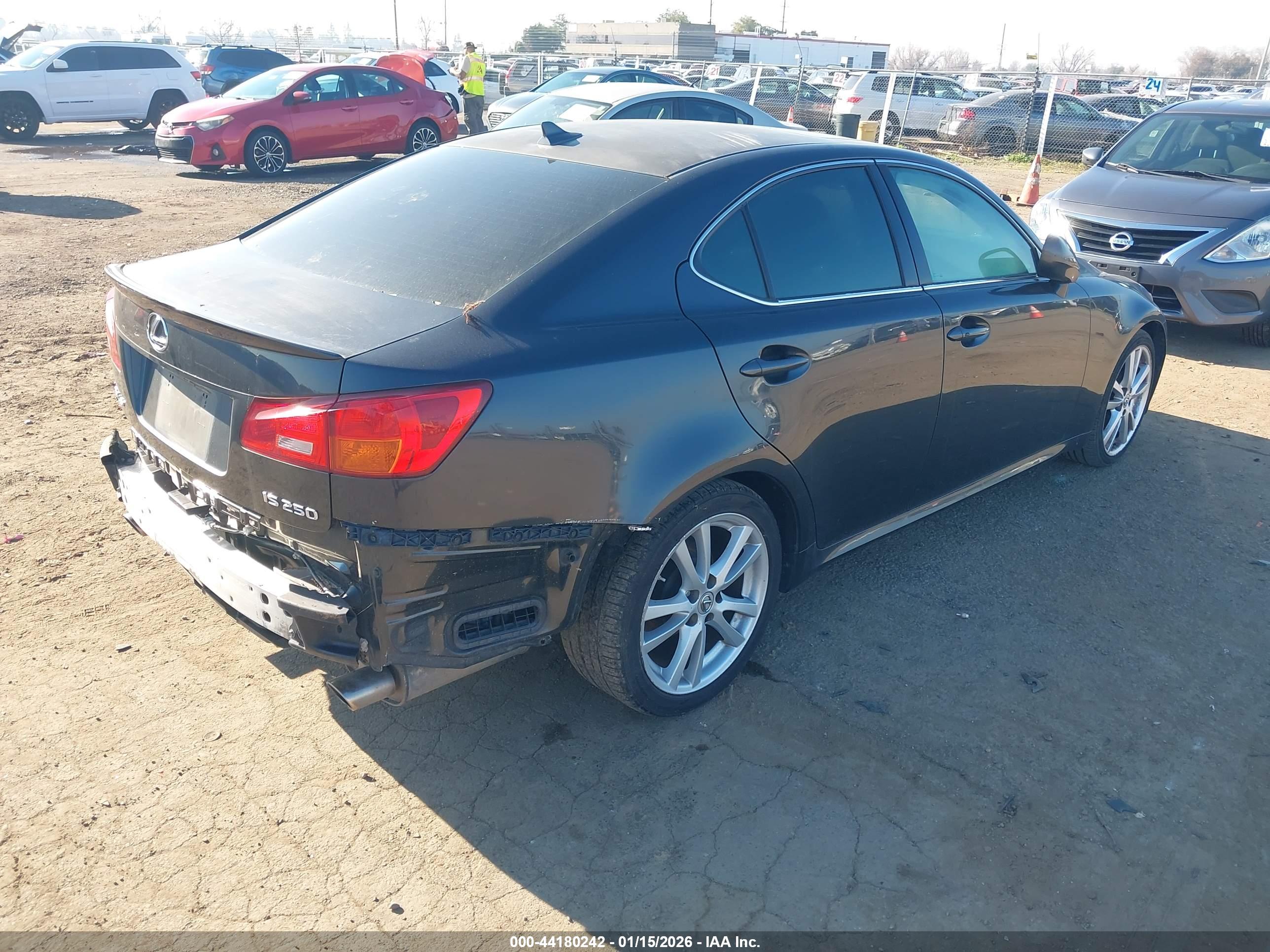 LEXUS IS image 4