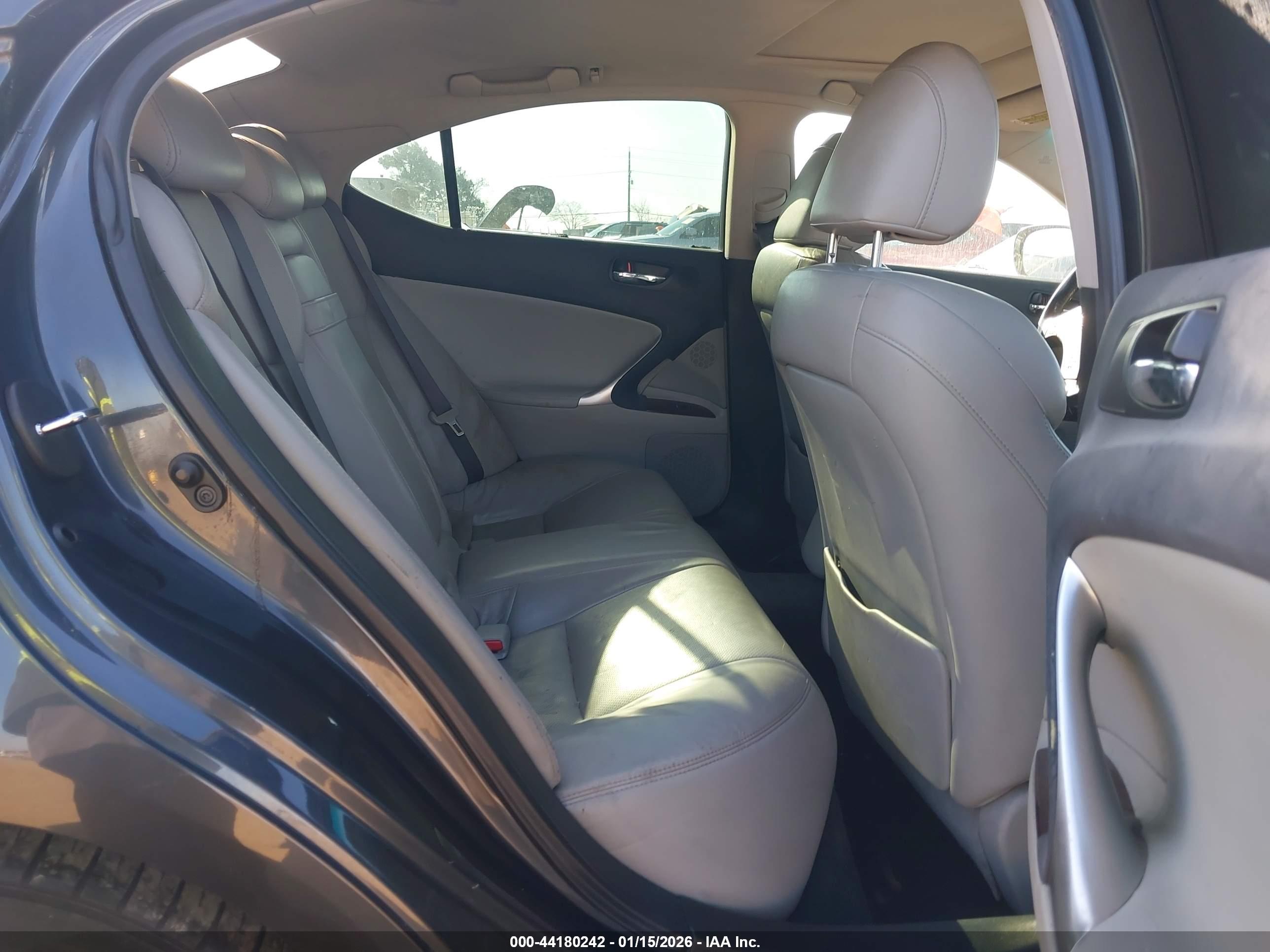 LEXUS IS image 8