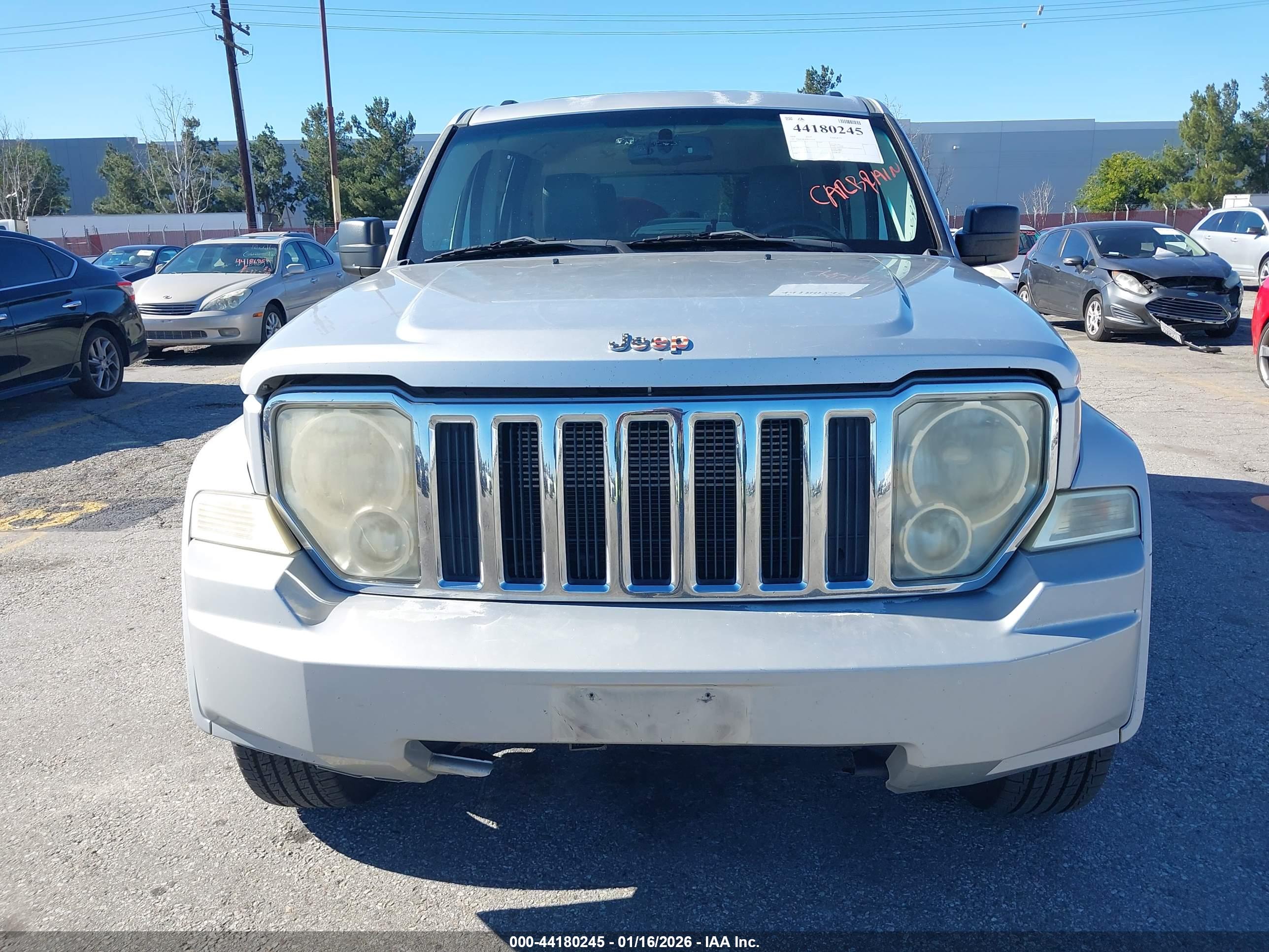 JEEP LIBERTY image 6