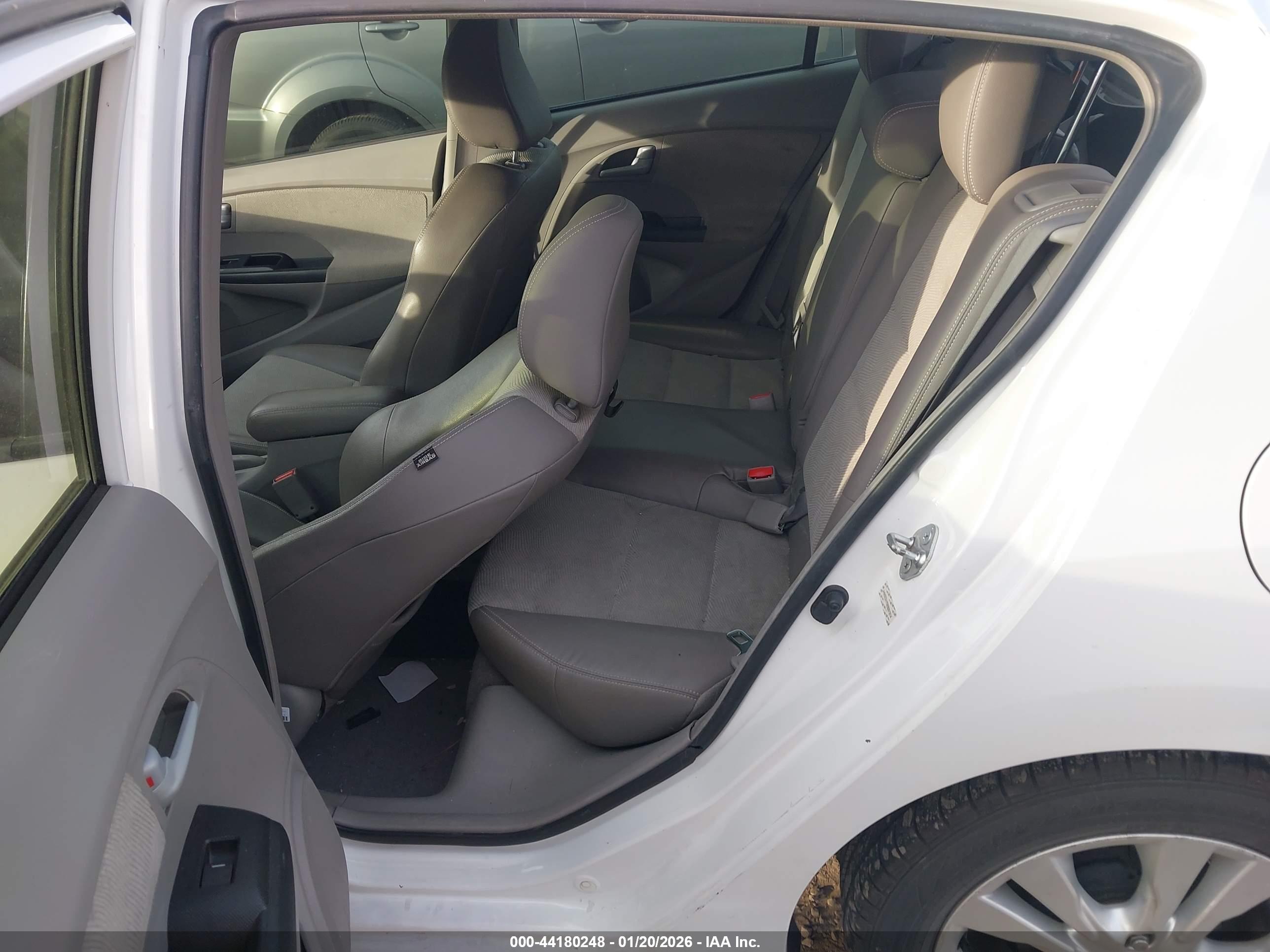 HONDA INSIGHT image 8