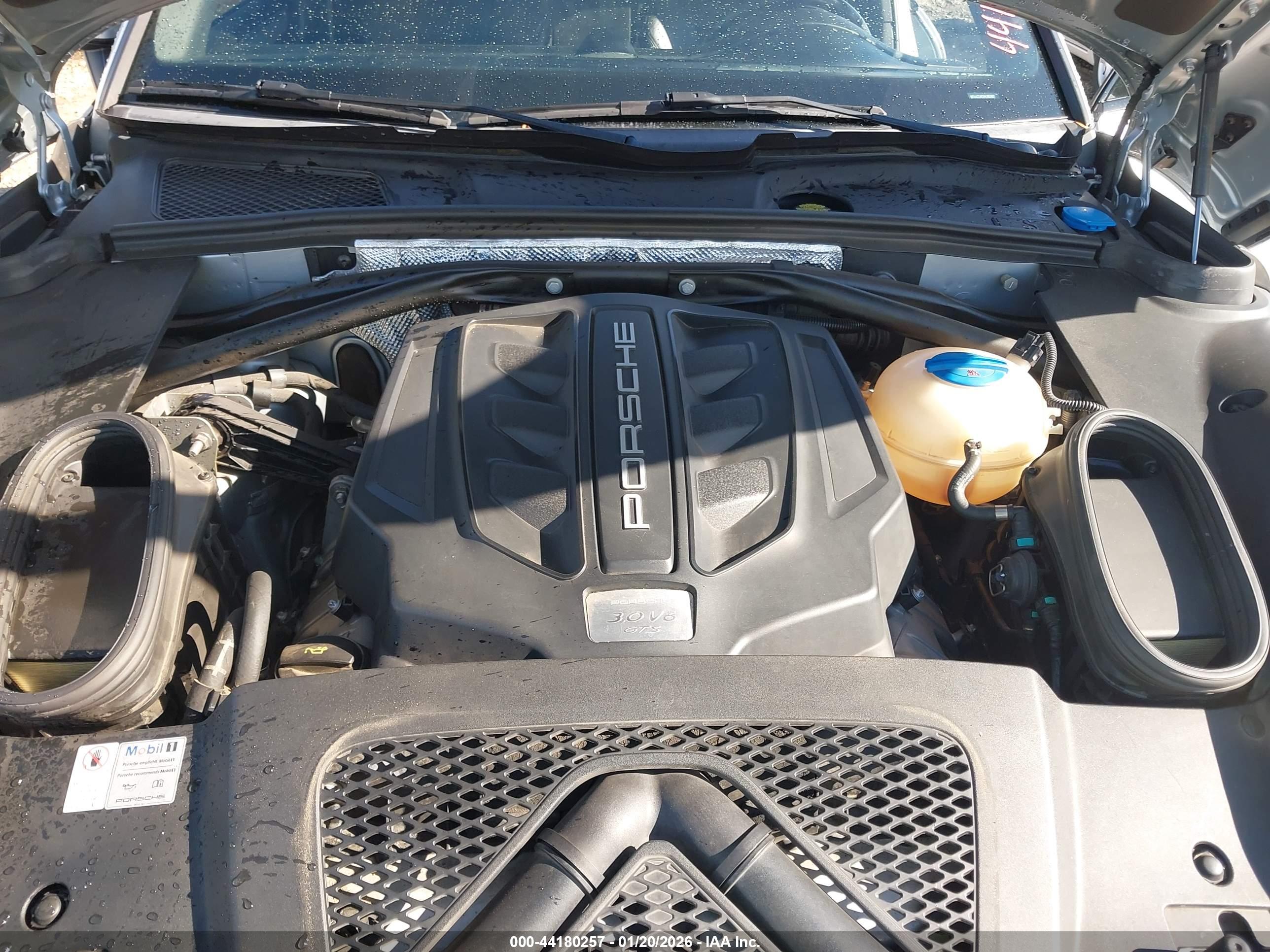 PORSCHE MACAN image 10