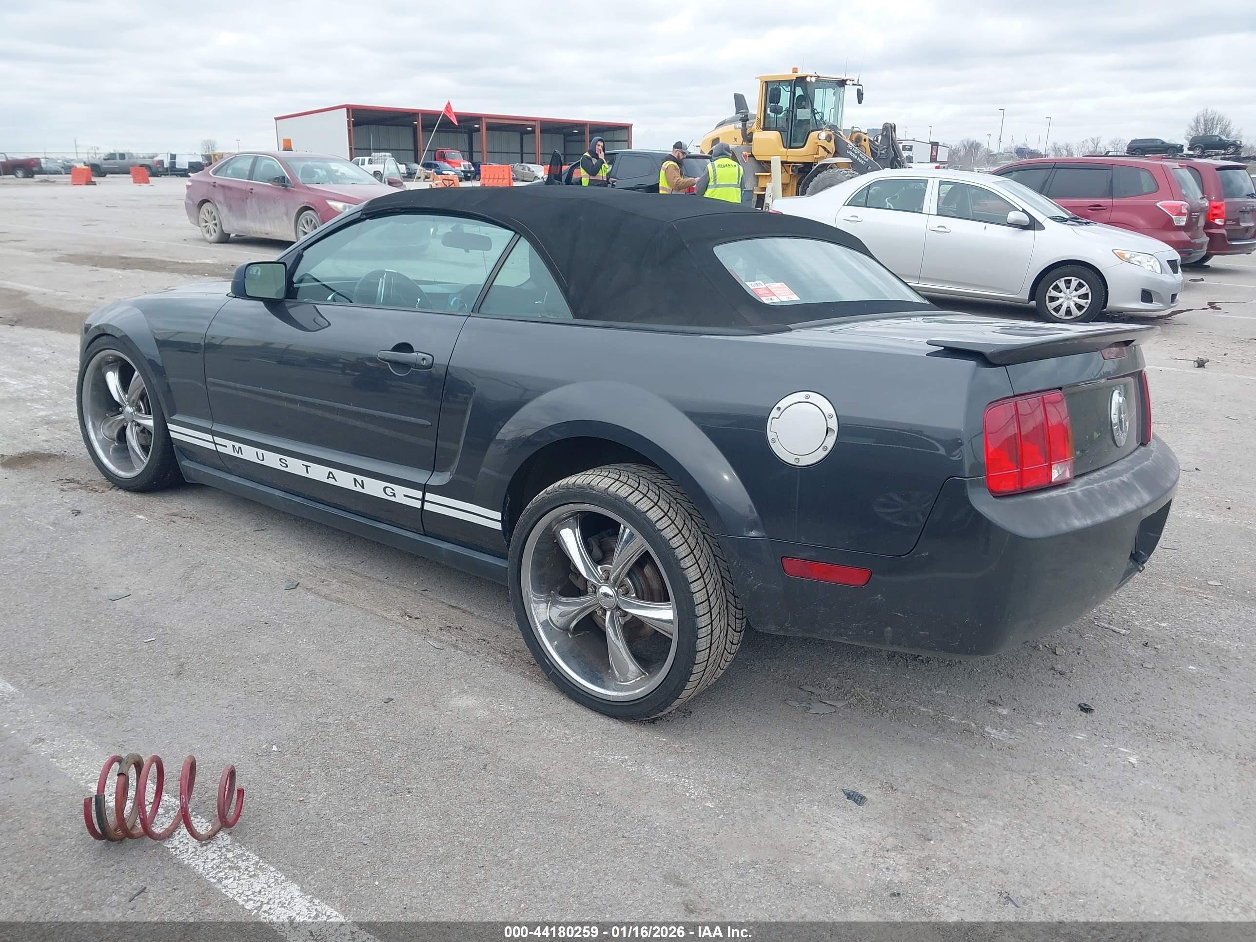 FORD MUSTANG image 3