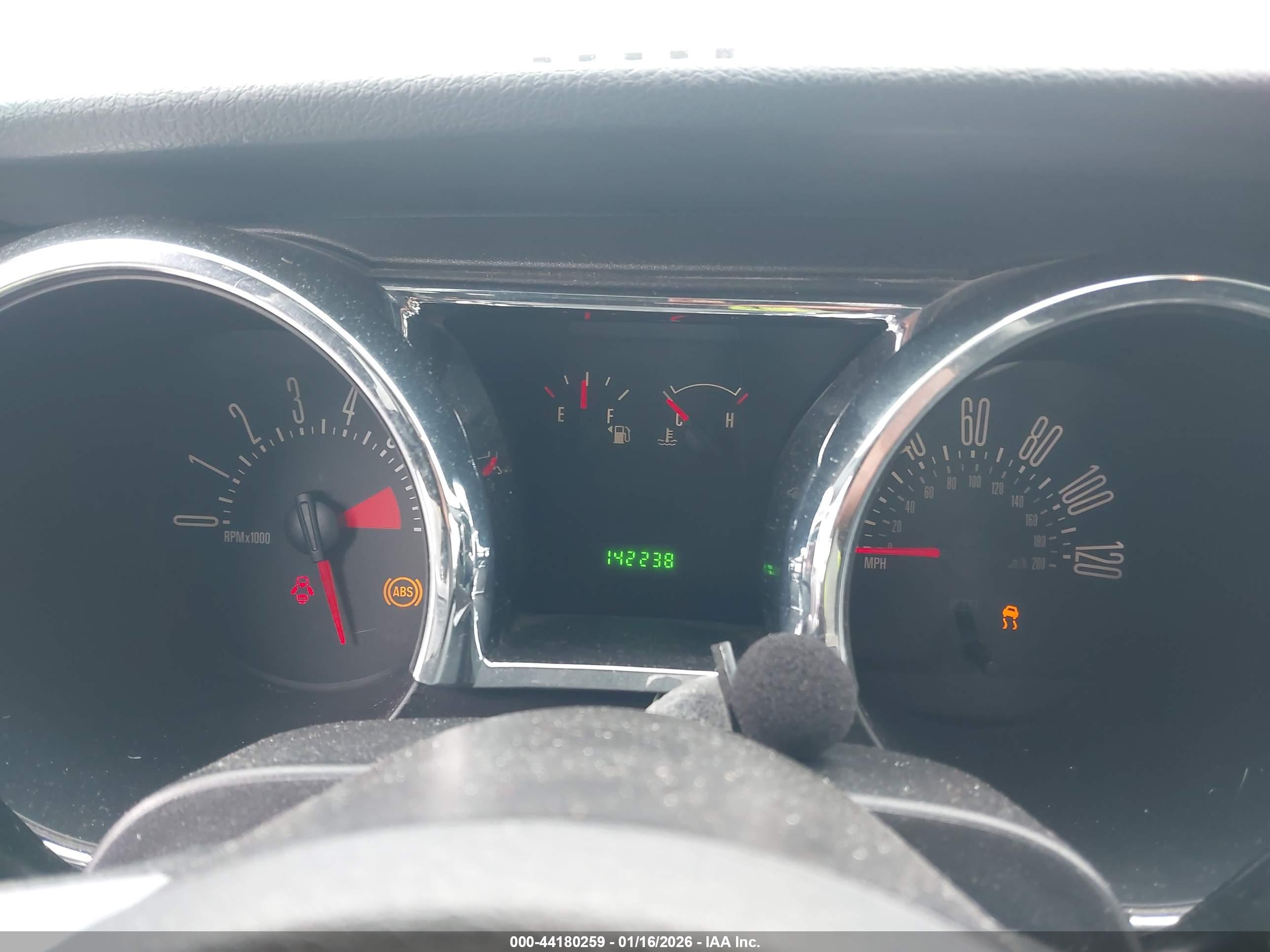 FORD MUSTANG image 7