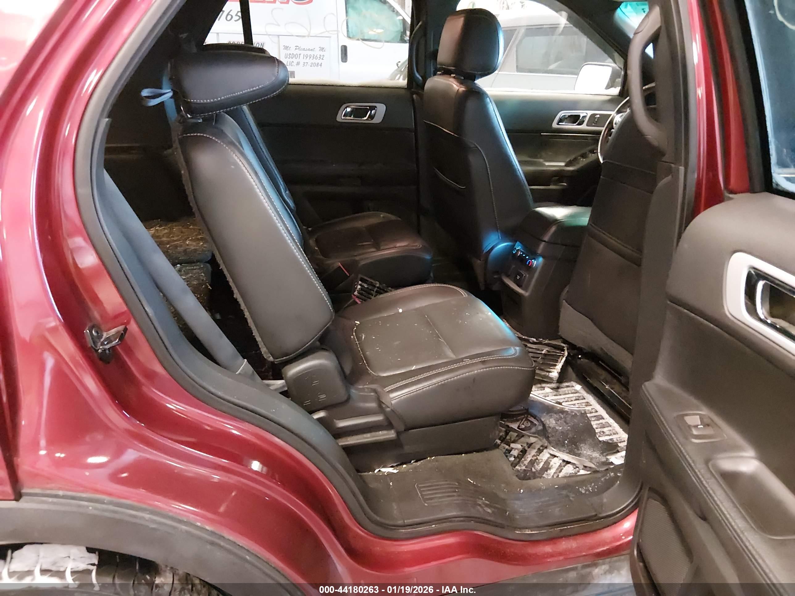 FORD EXPLORER image 8