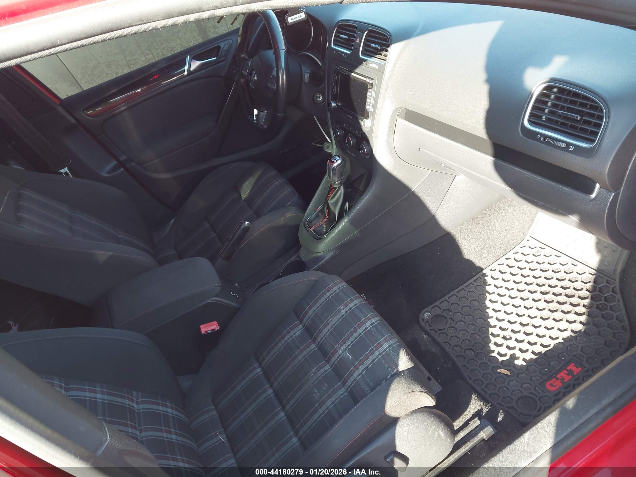 VOLKSWAGEN GTI image 5