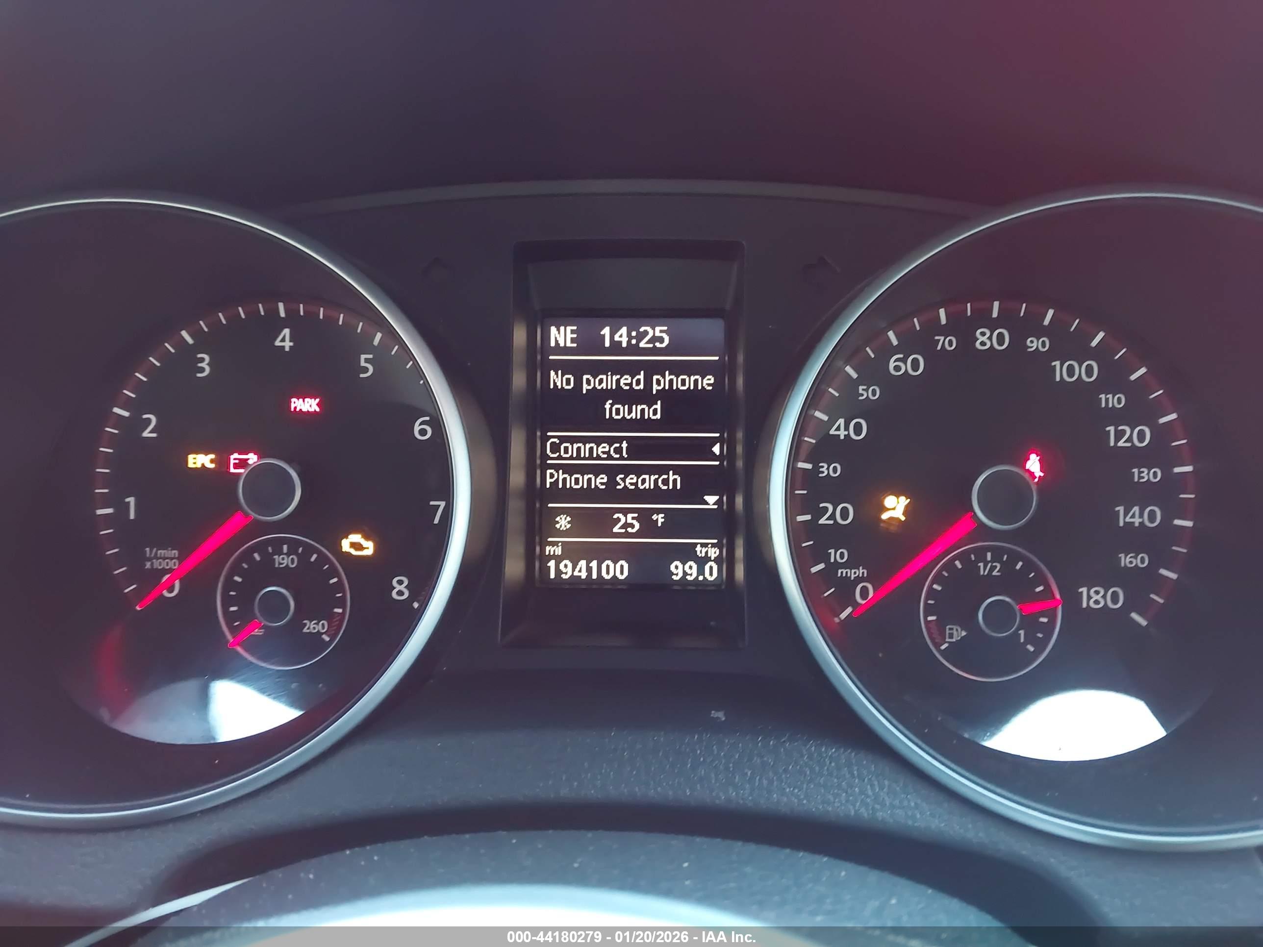 VOLKSWAGEN GTI image 7