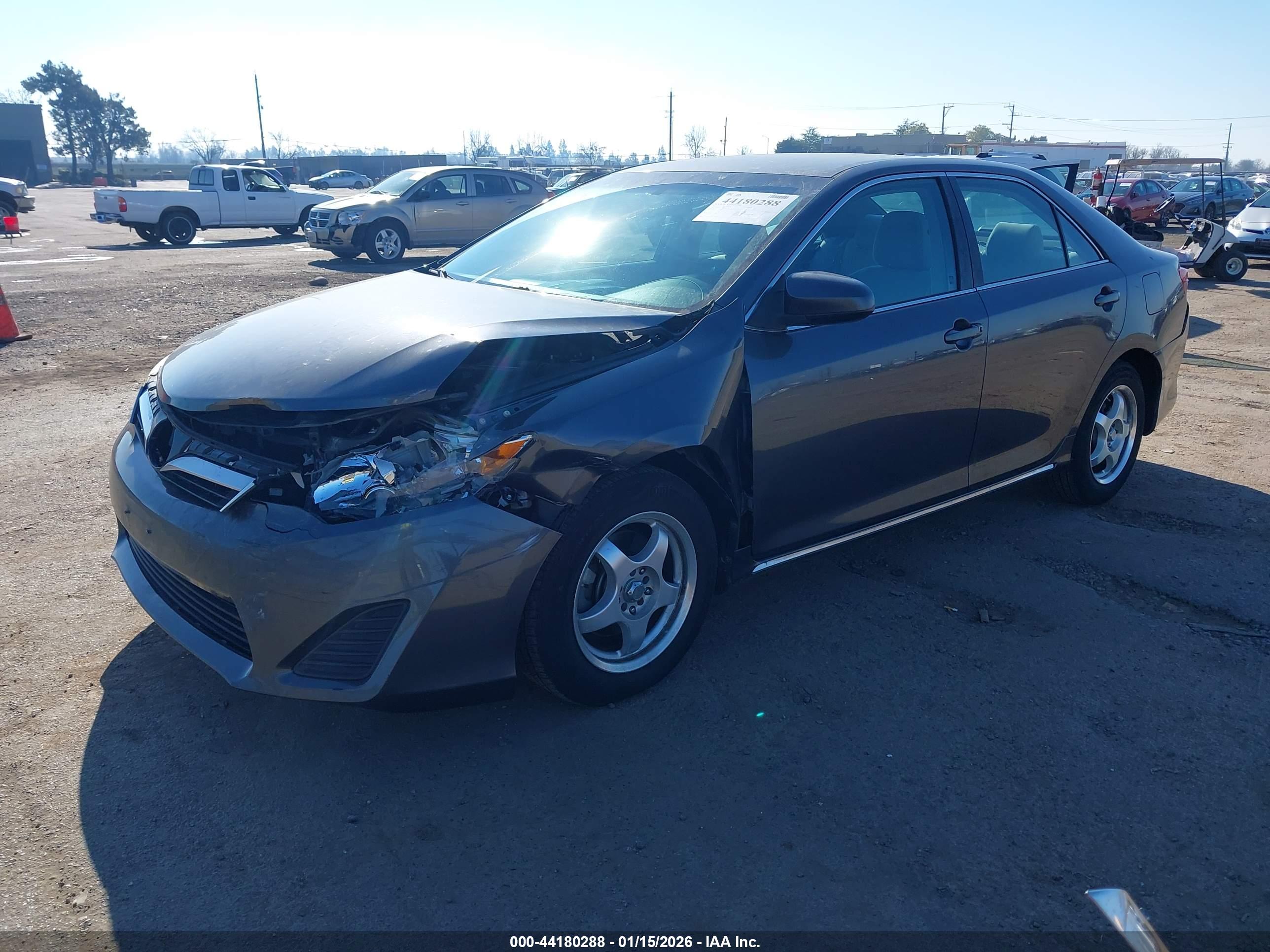 TOYOTA CAMRY image 2