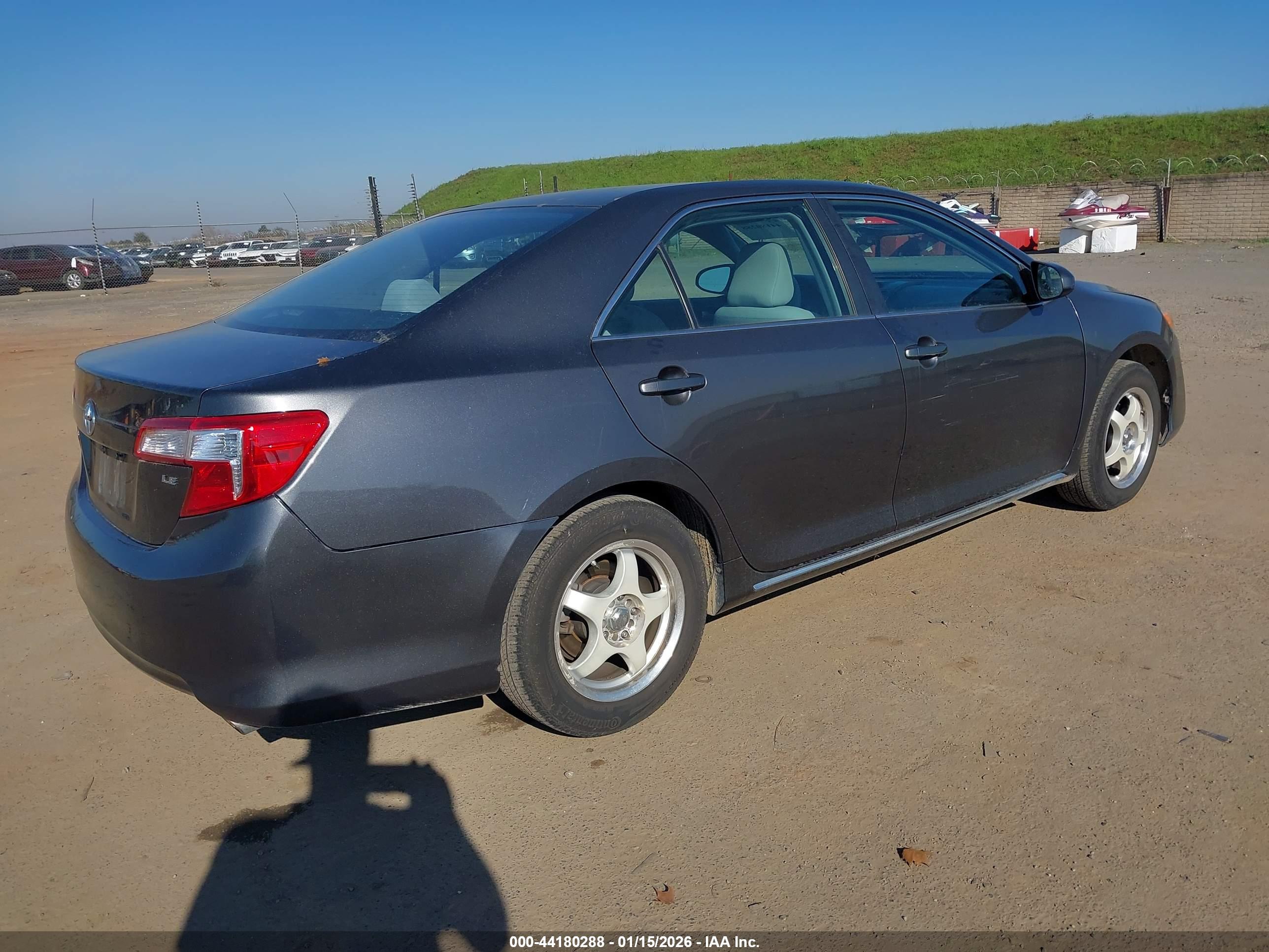 TOYOTA CAMRY image 4