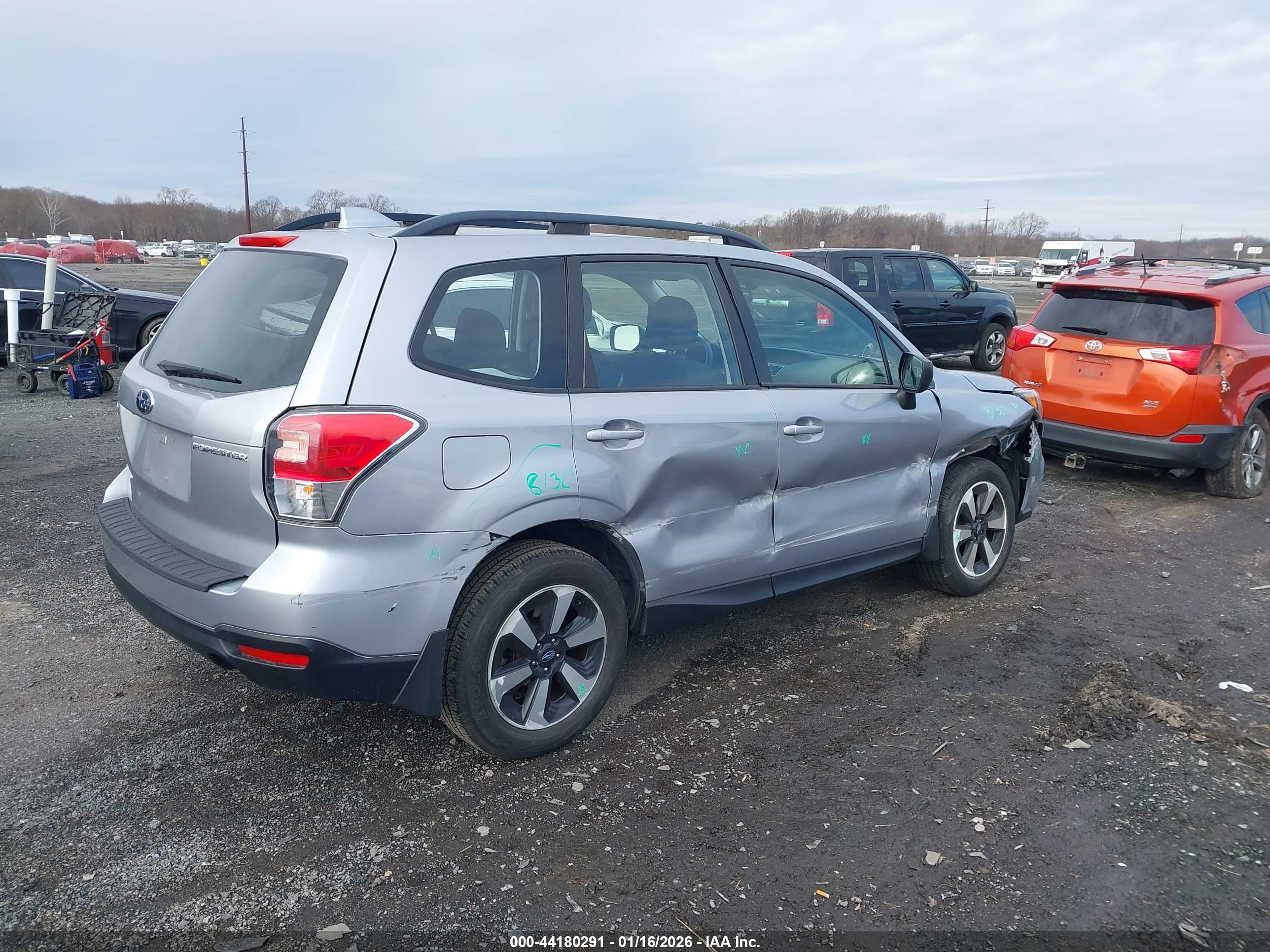 SUBARU FORESTER image 4