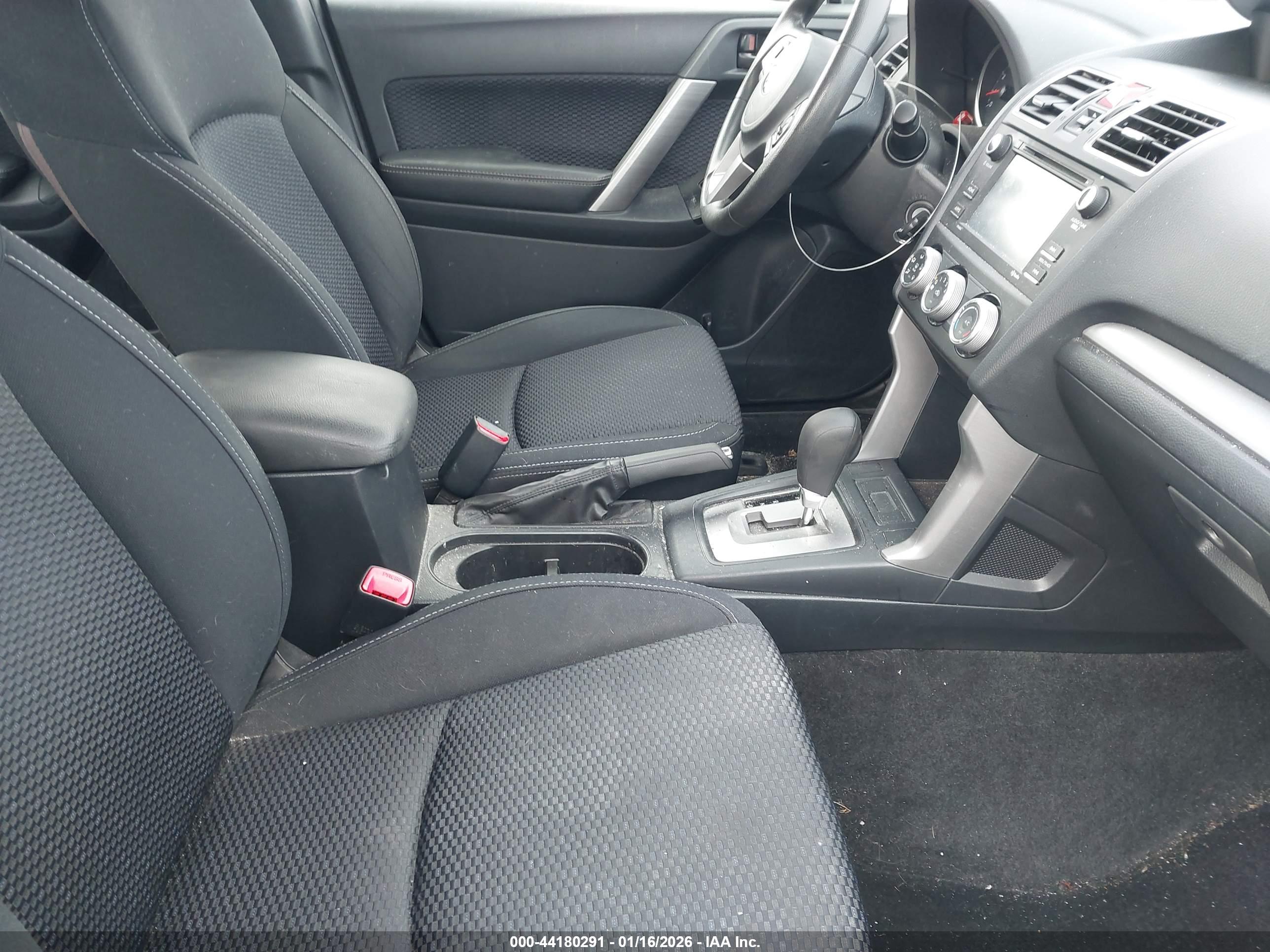 SUBARU FORESTER image 5