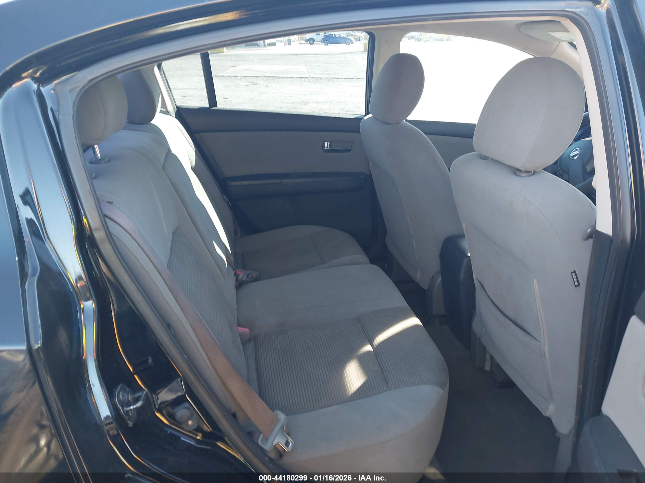 NISSAN SENTRA image 8