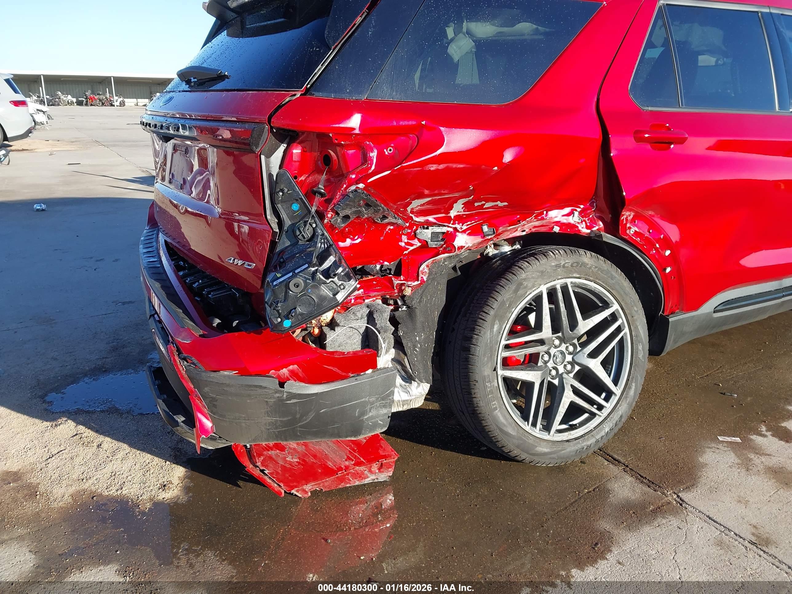 FORD EXPLORER image 6