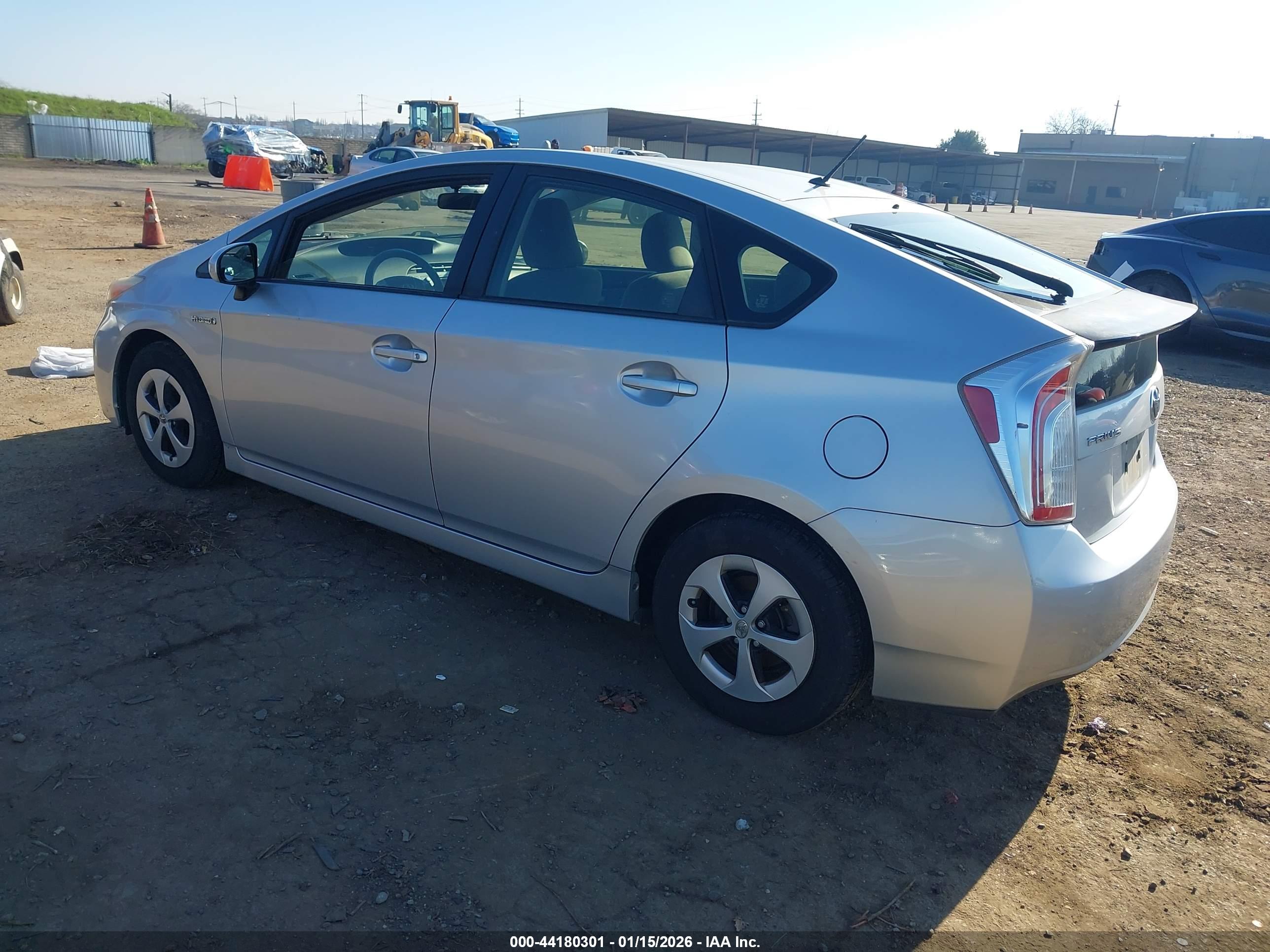 TOYOTA PRIUS image 3